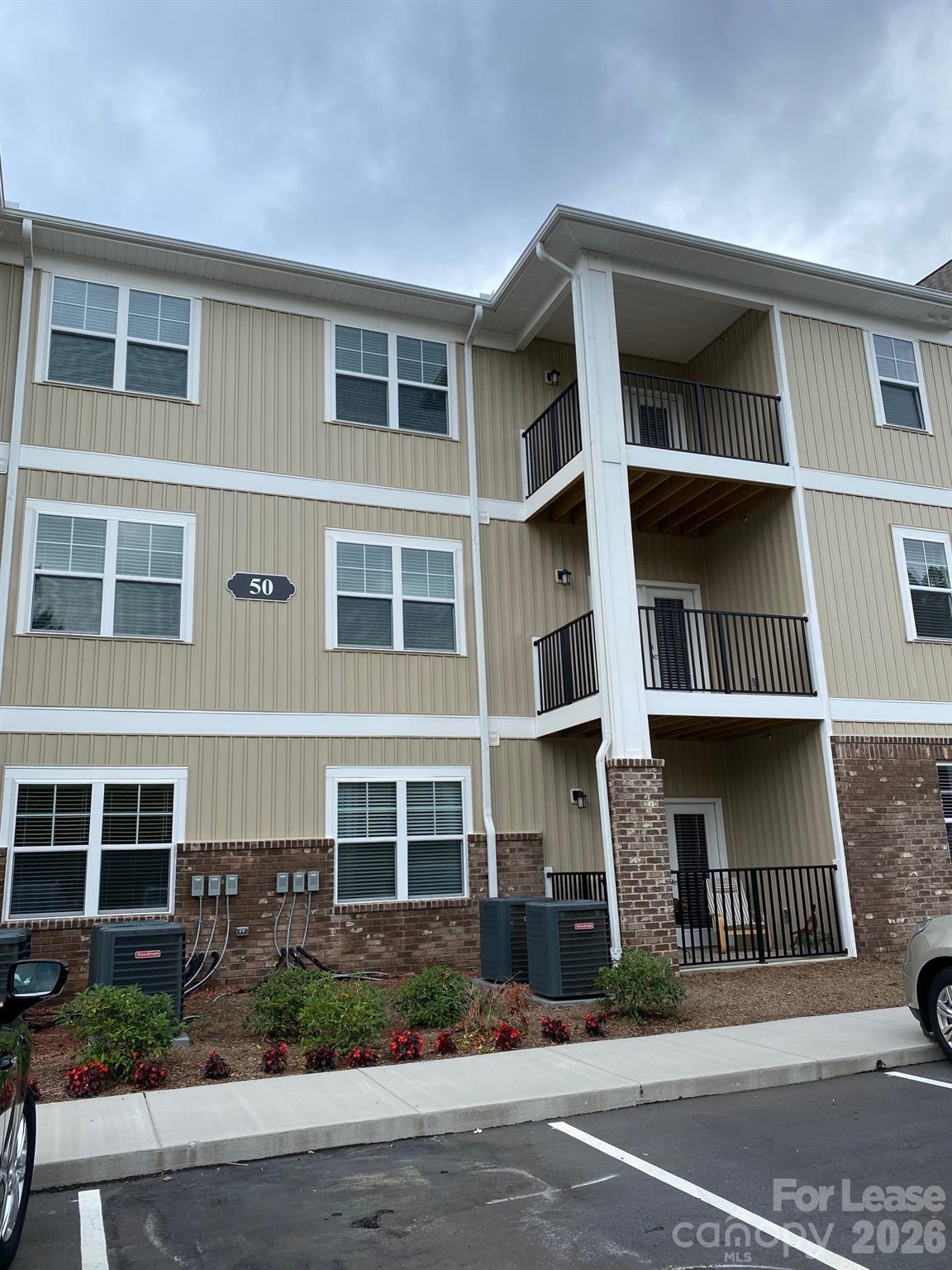 90 Riverside Drive Property Photo 4