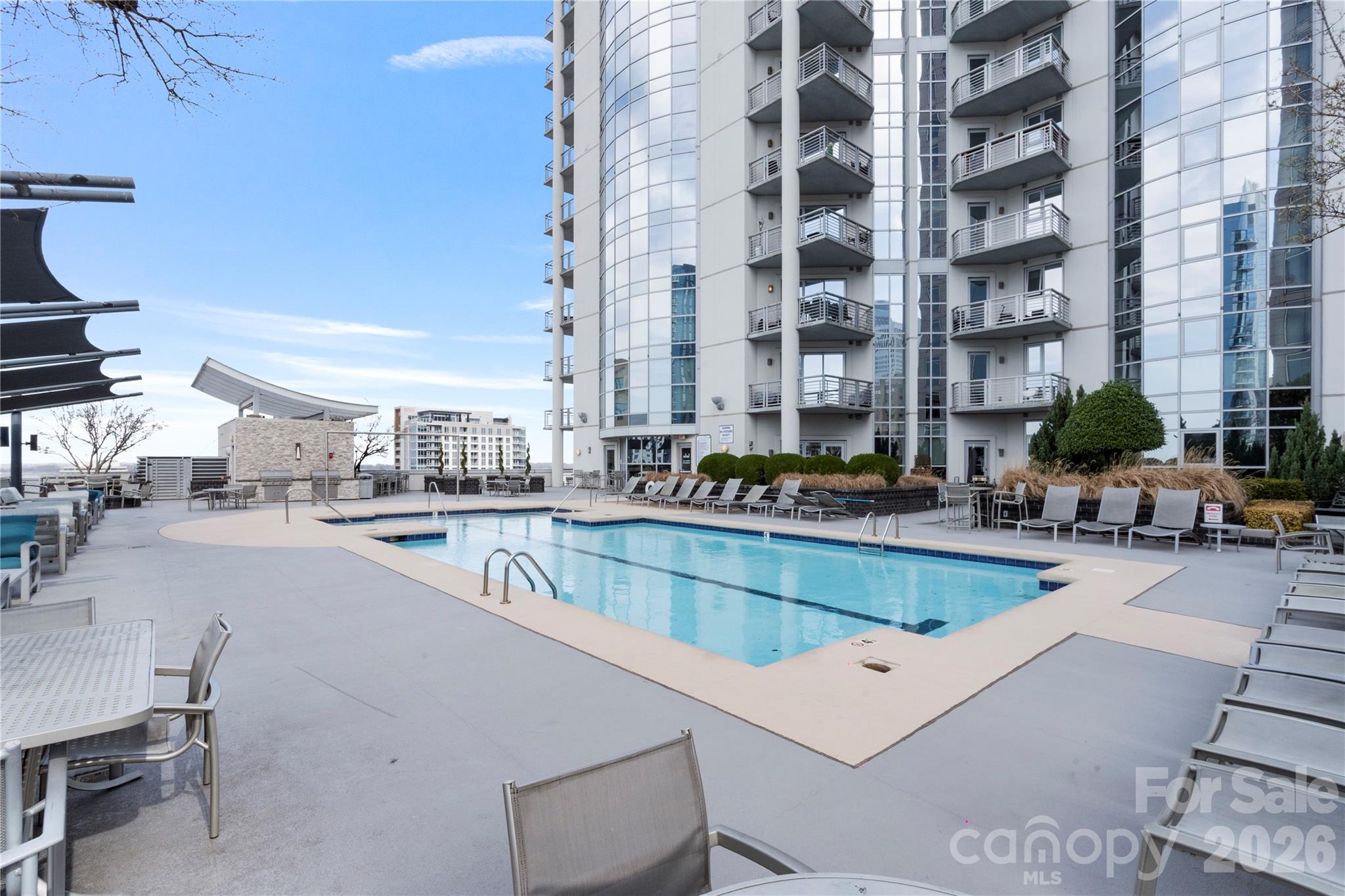 333 W Trade Street 2103 Property Photo 18