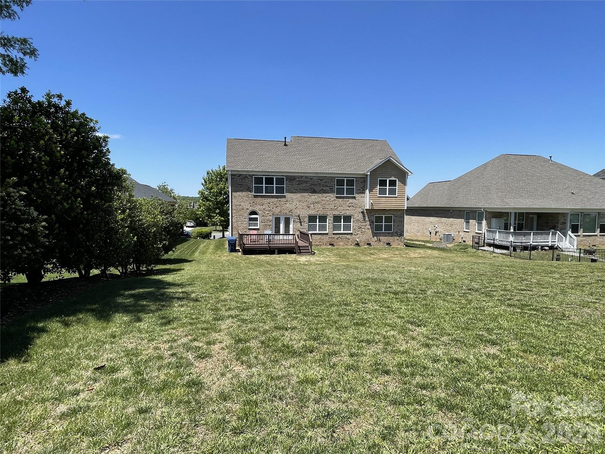 707 Five Leaf Lane Property Photo 4