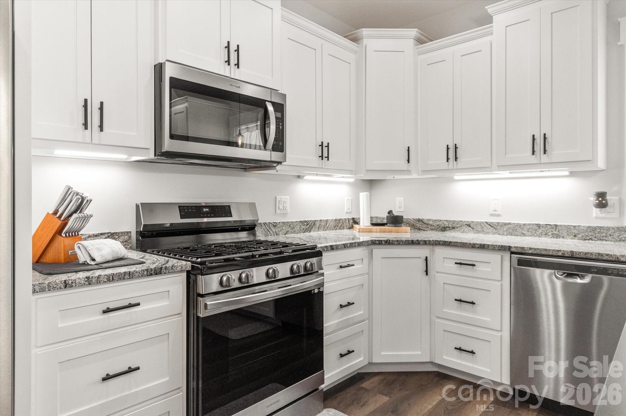 4555 Bristol Drive Property Photo 4