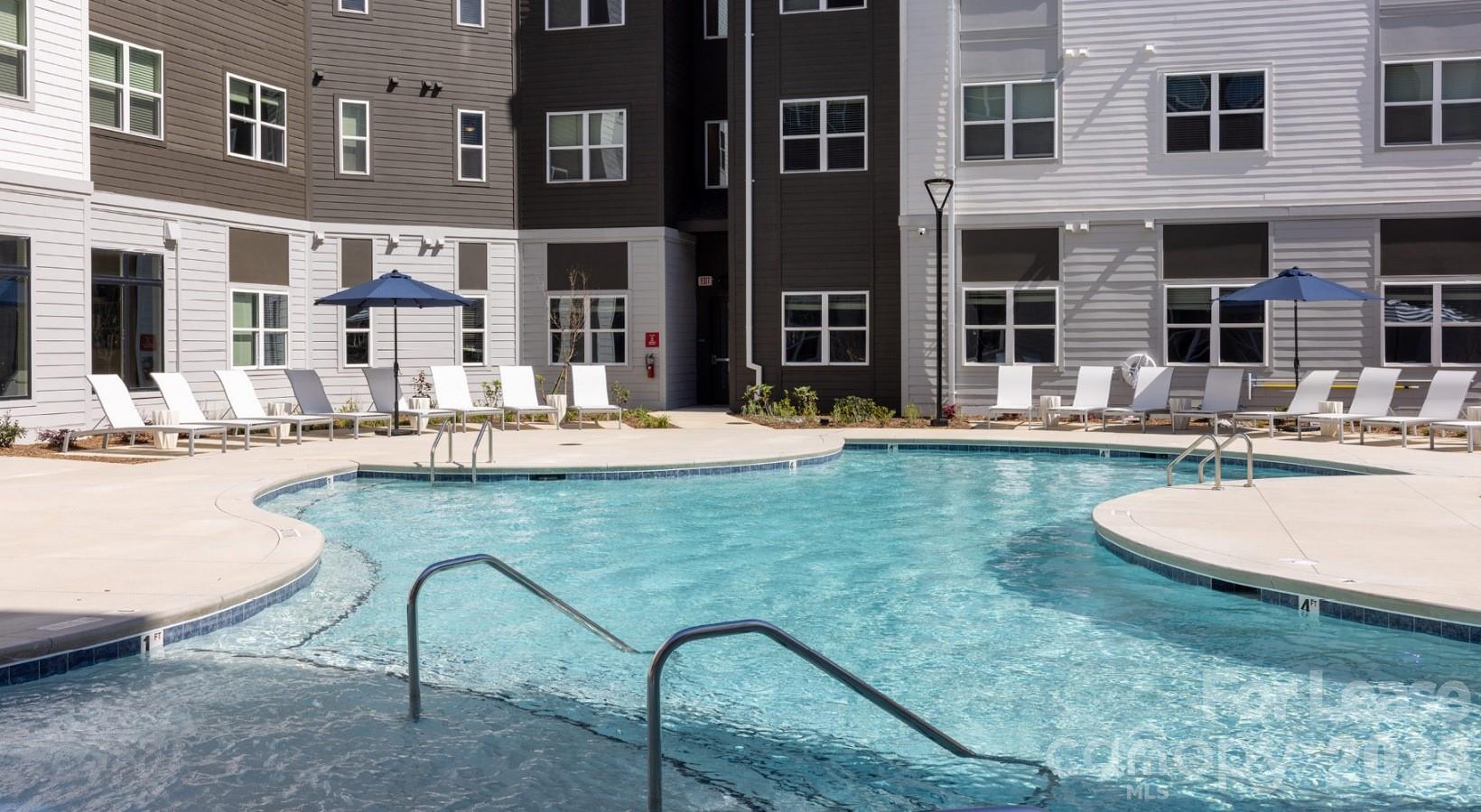 8424 N Tryon Street B3 Property Photo 15