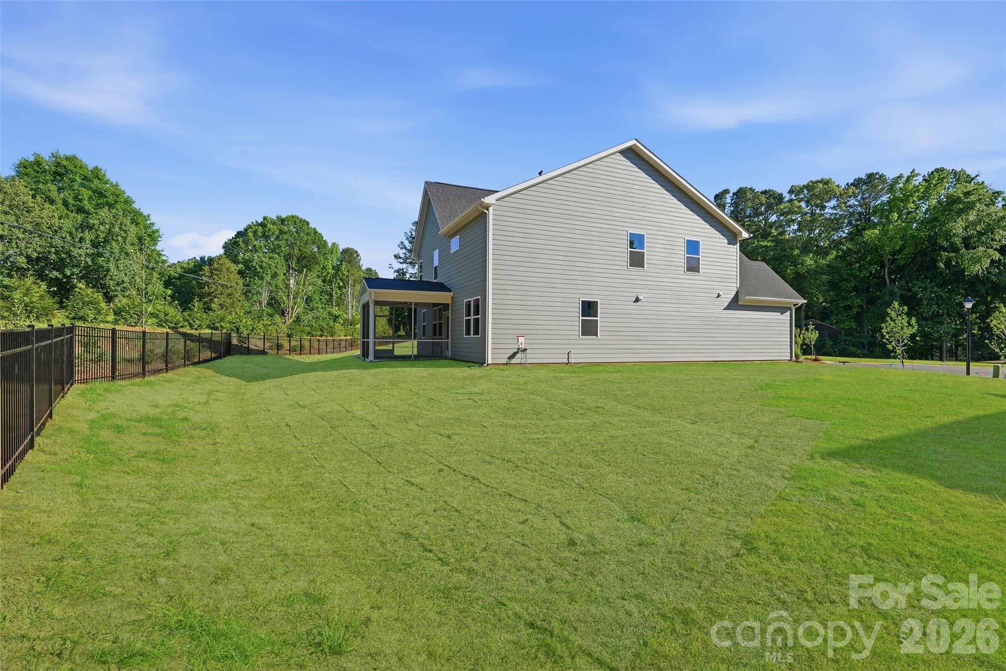 415 Alameda Way Property Photo 7