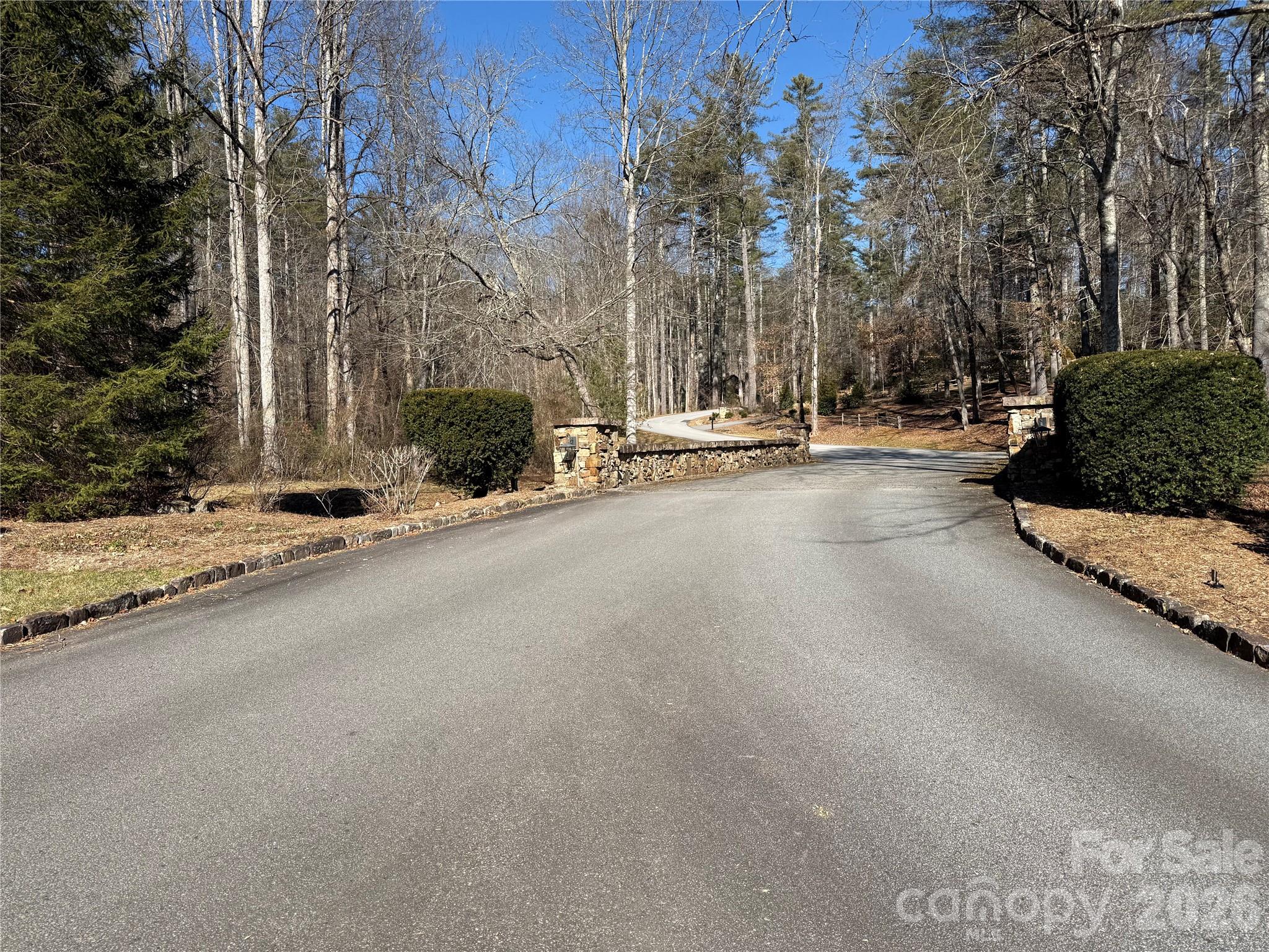 33 High Point Trail Property Photo 8
