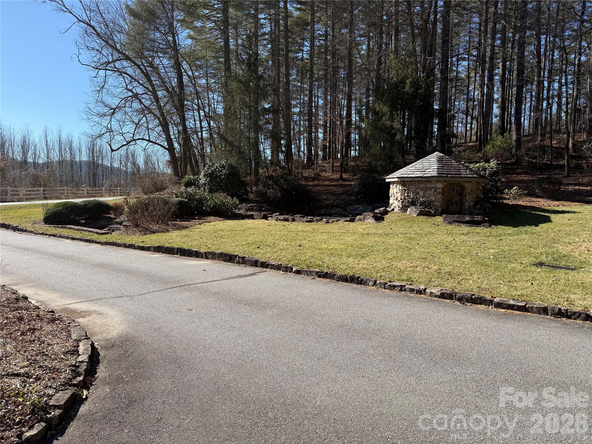33 High Point Trail Property Photo 11