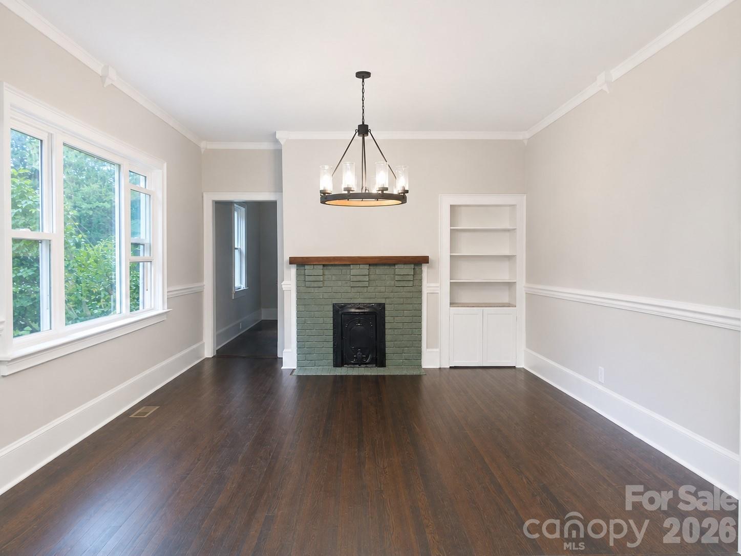 105 N Inman Avenue Property Photo 9