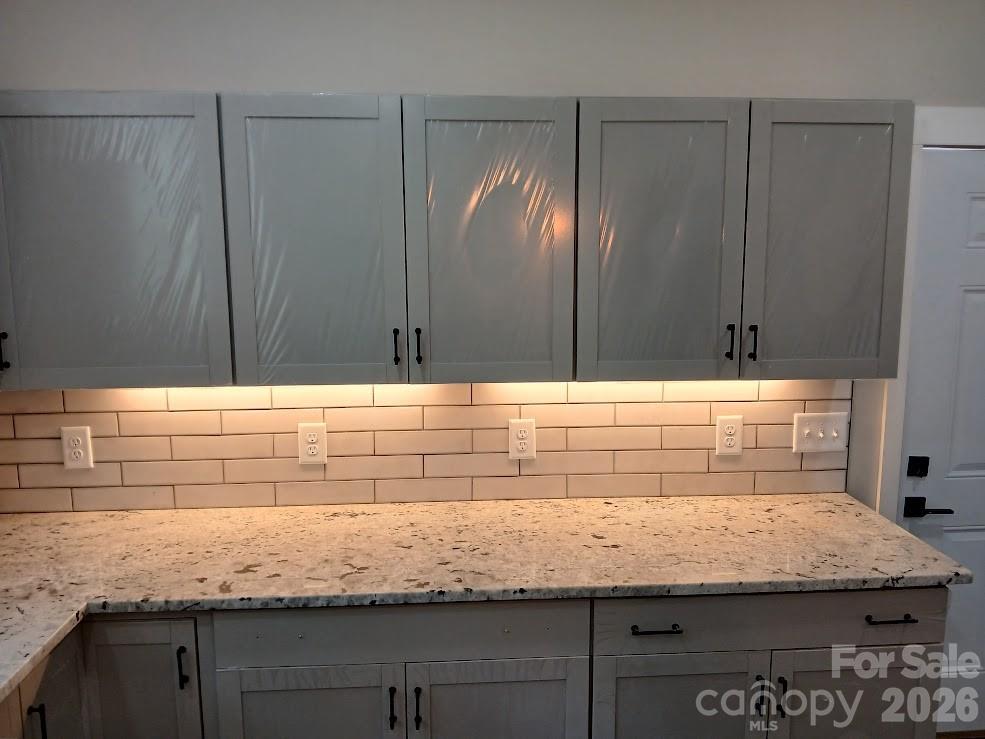 105 N Inman Avenue Property Photo 14