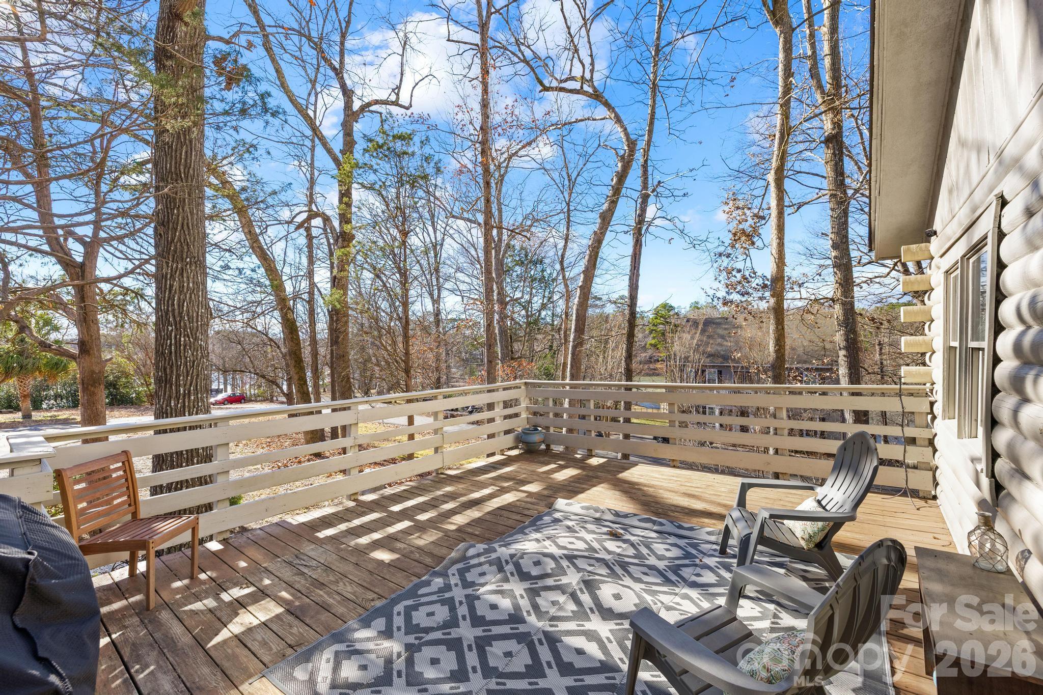 294 Carroll Cove Property Photo 3