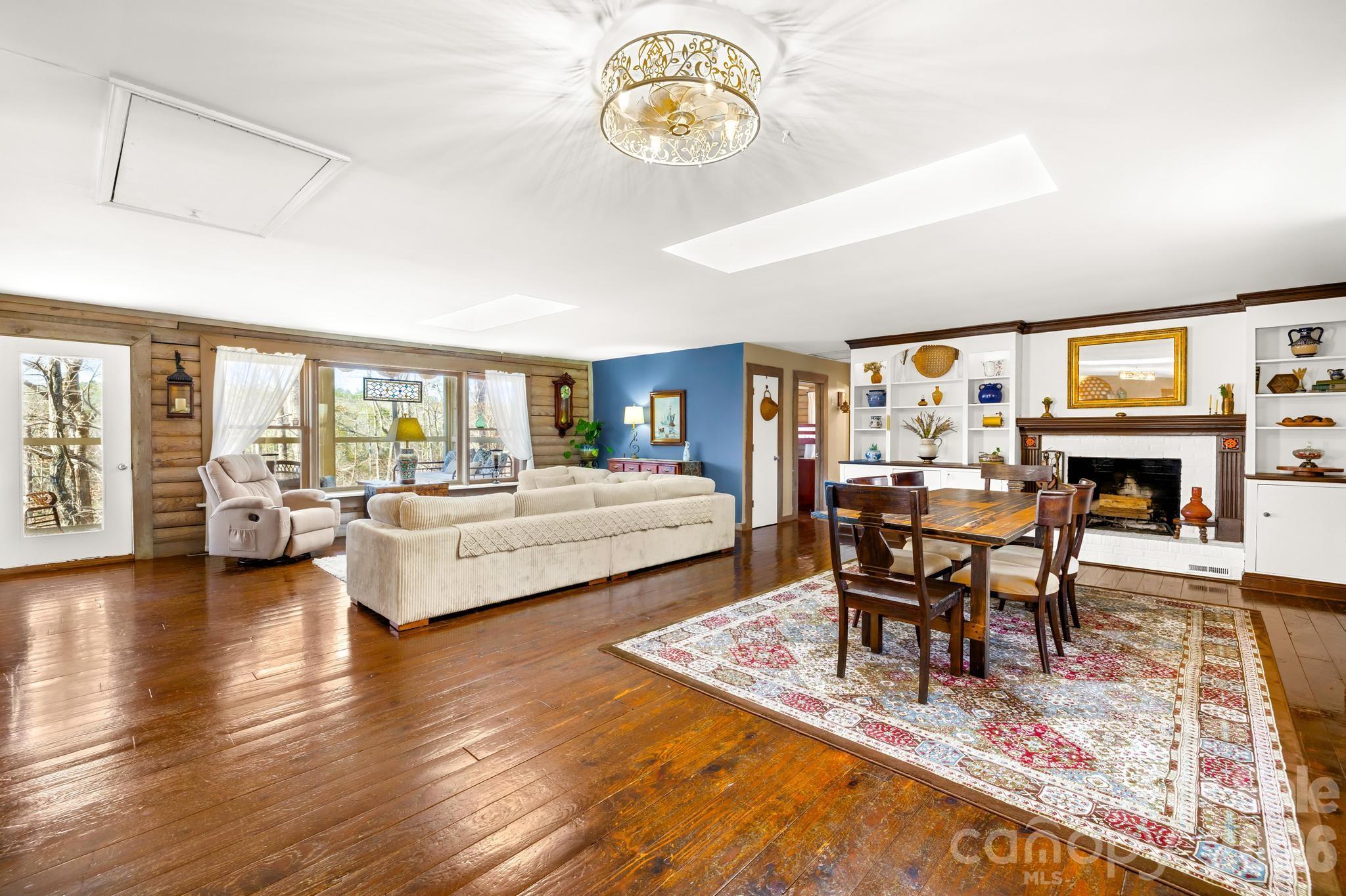 294 Carroll Cove Property Photo 4