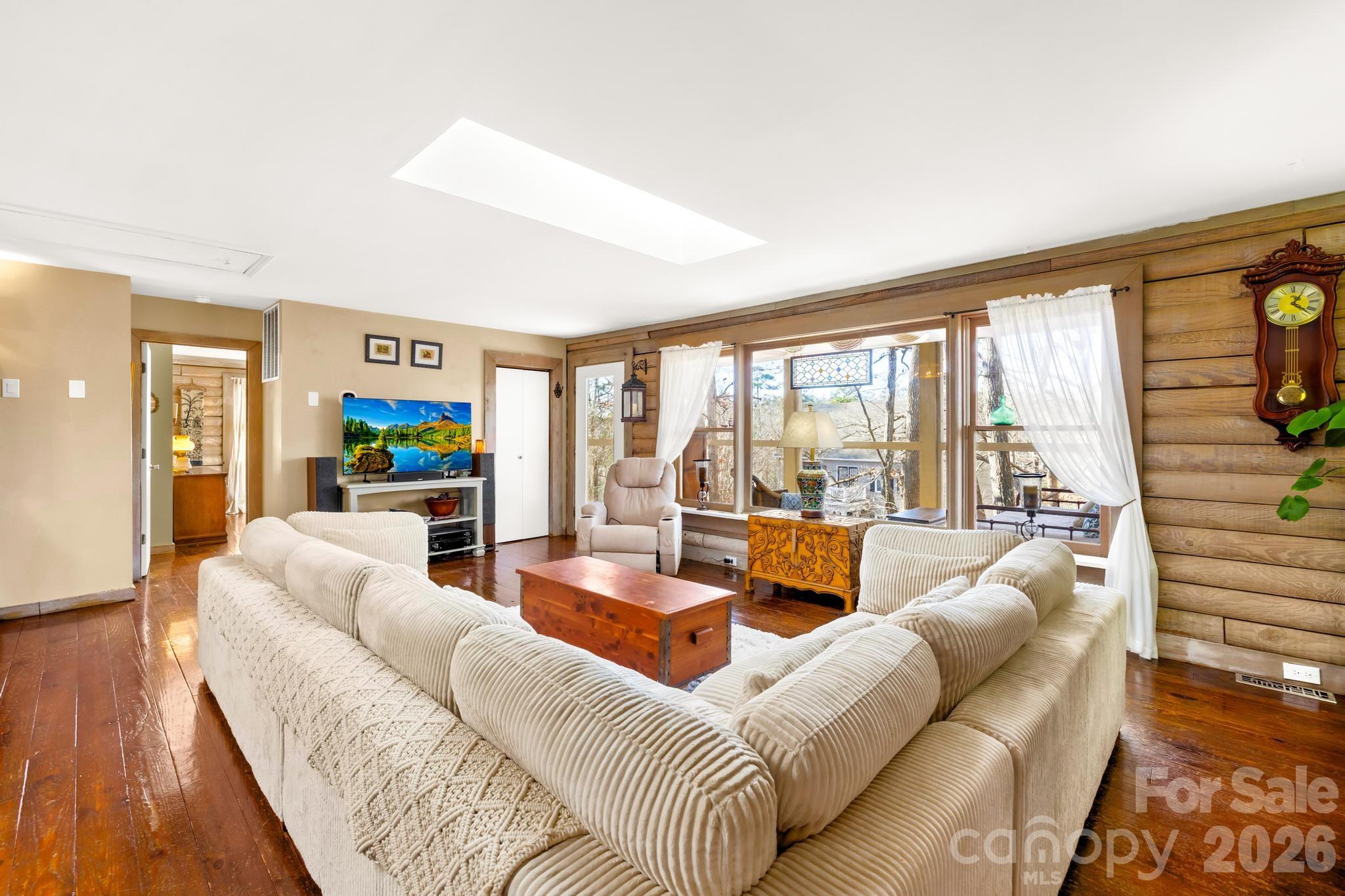 294 Carroll Cove Property Photo 8