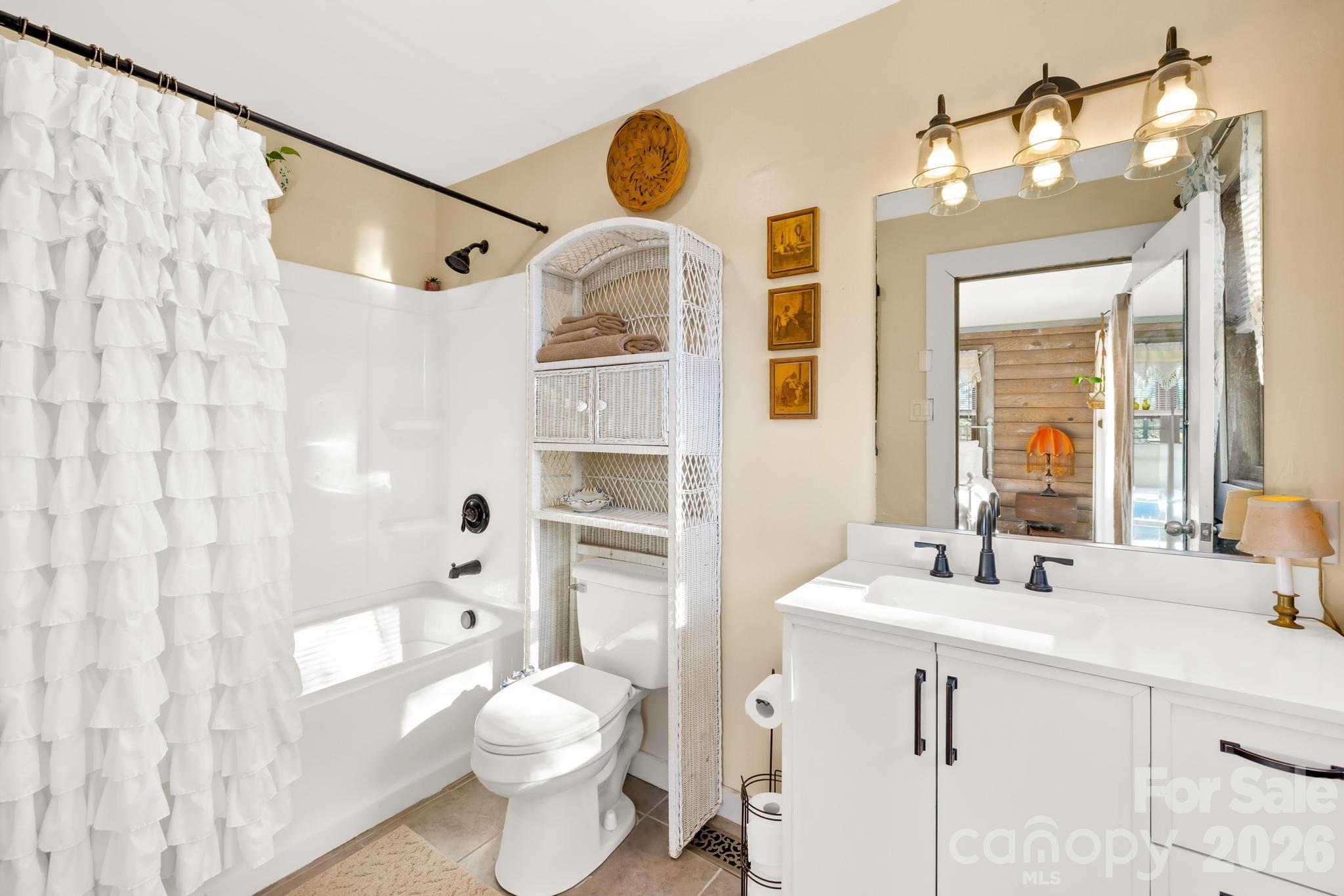 294 Carroll Cove Property Photo 10
