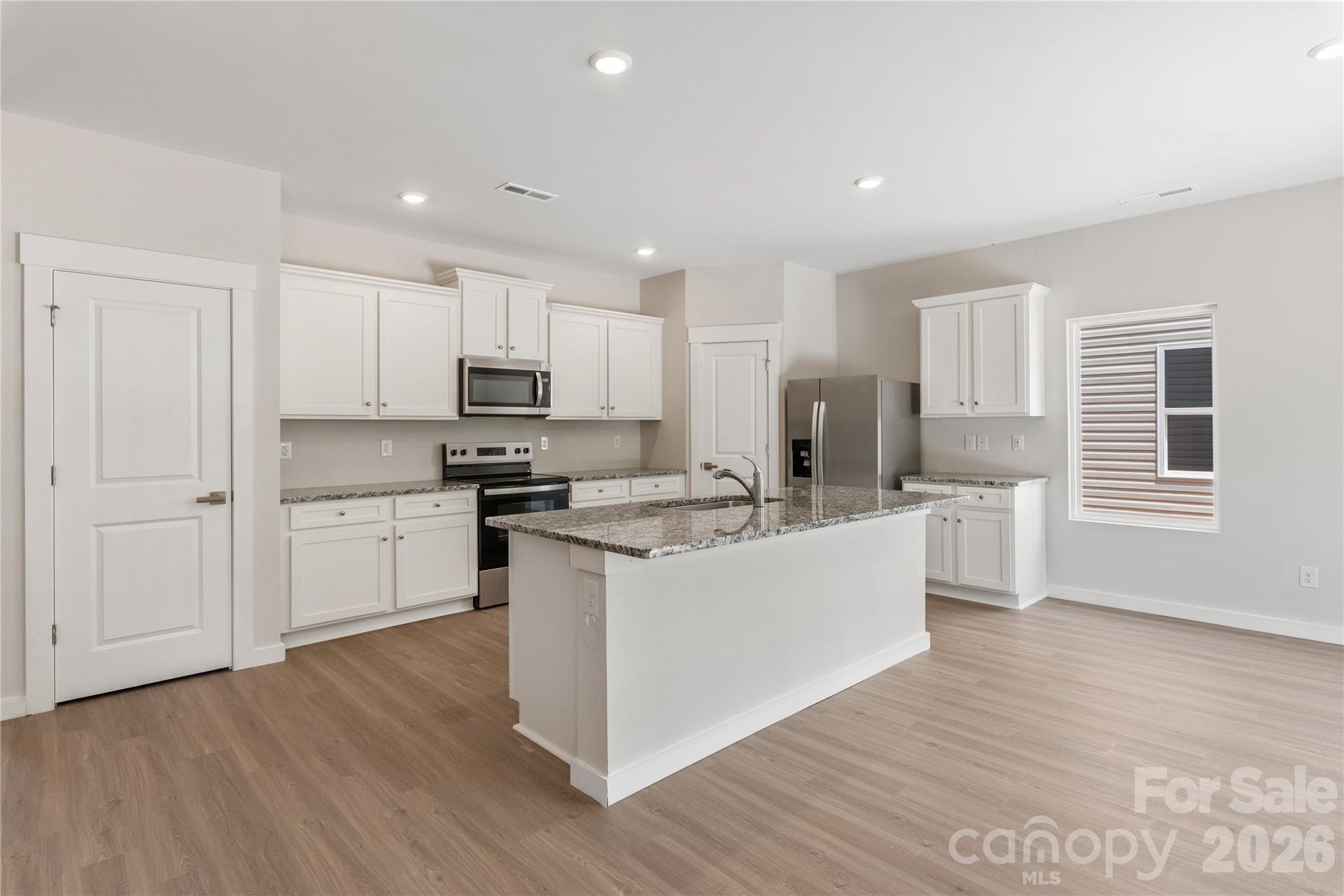 3423 Robindale Drive Property Photo 4