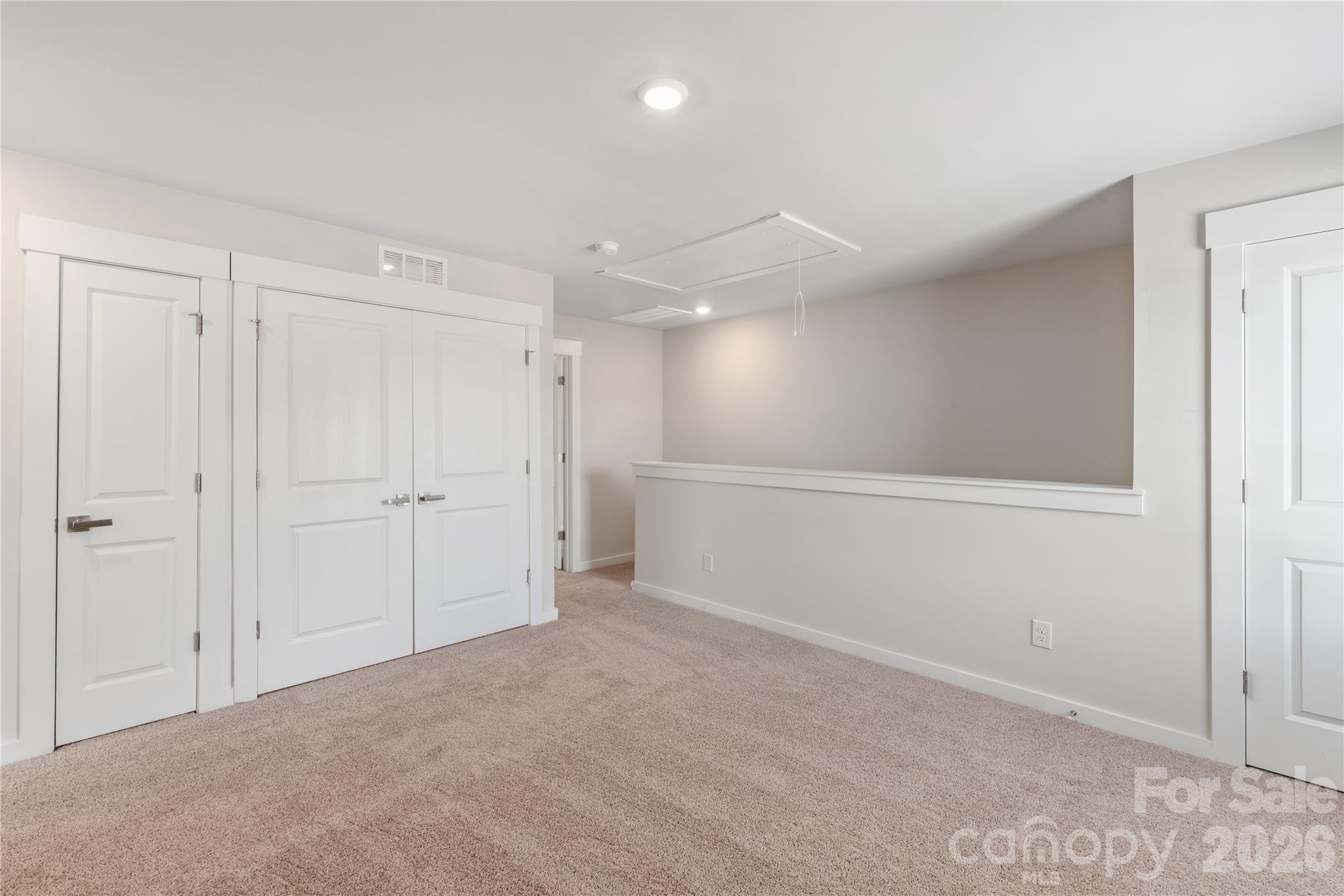 3423 Robindale Drive Property Photo 11