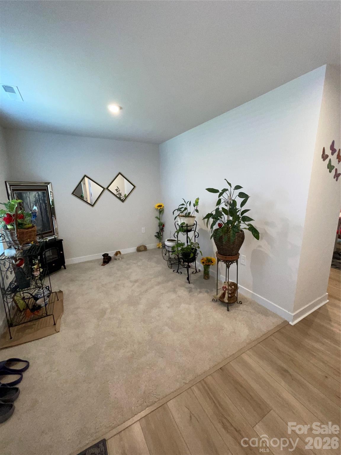 330 Damask Drive Property Photo 4
