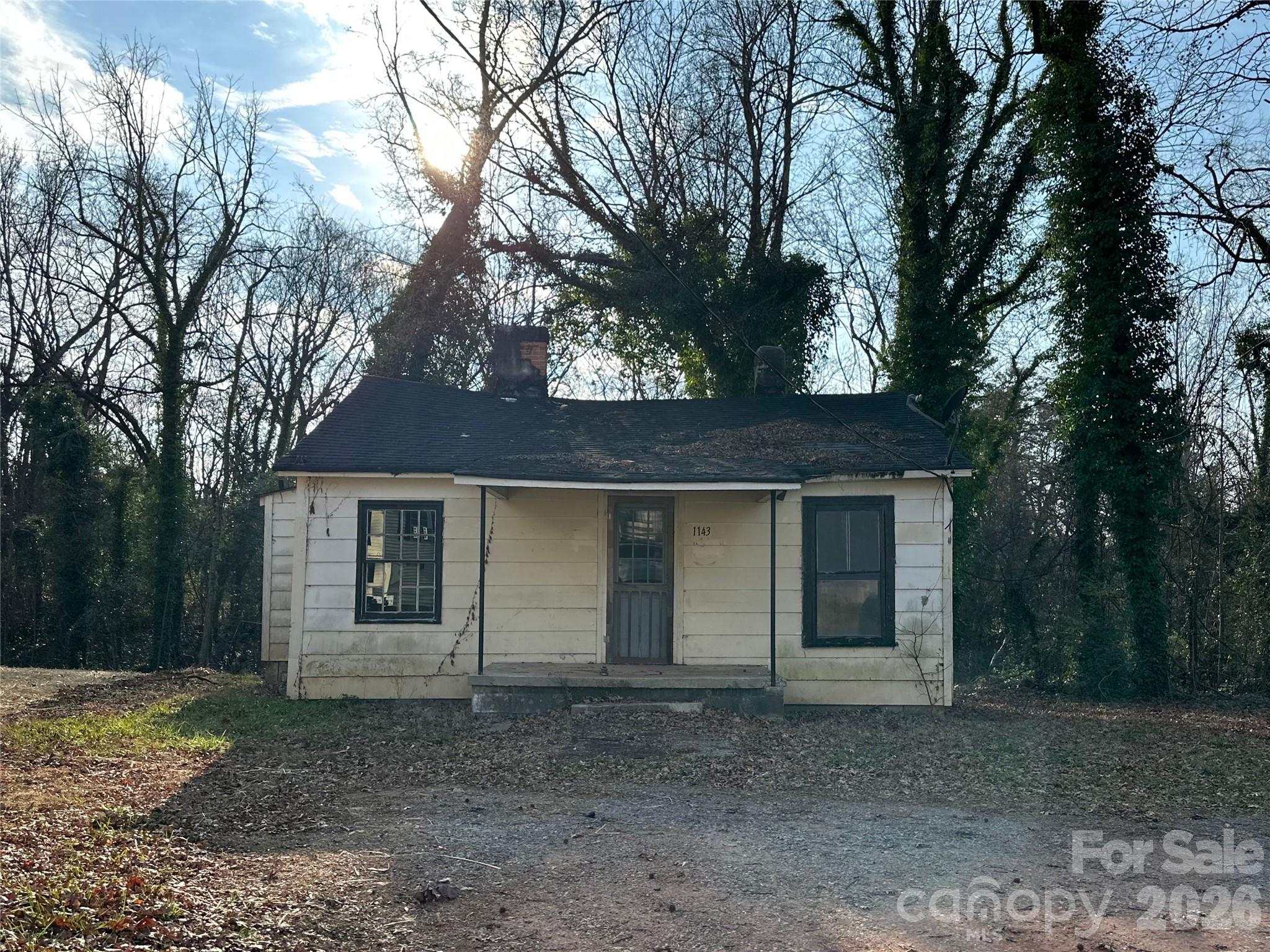 1143 Calhoun Street Property Photo 1