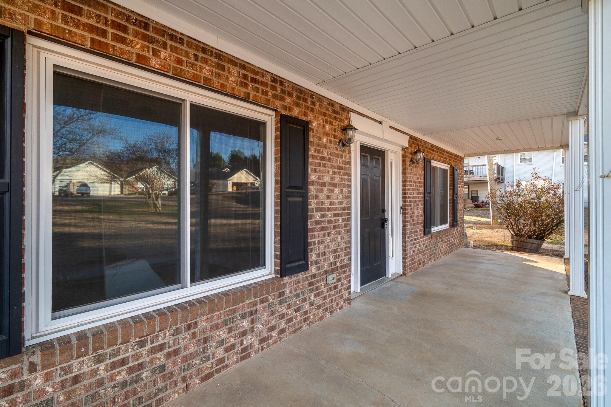 2984 Daffodil Court Property Photo 3