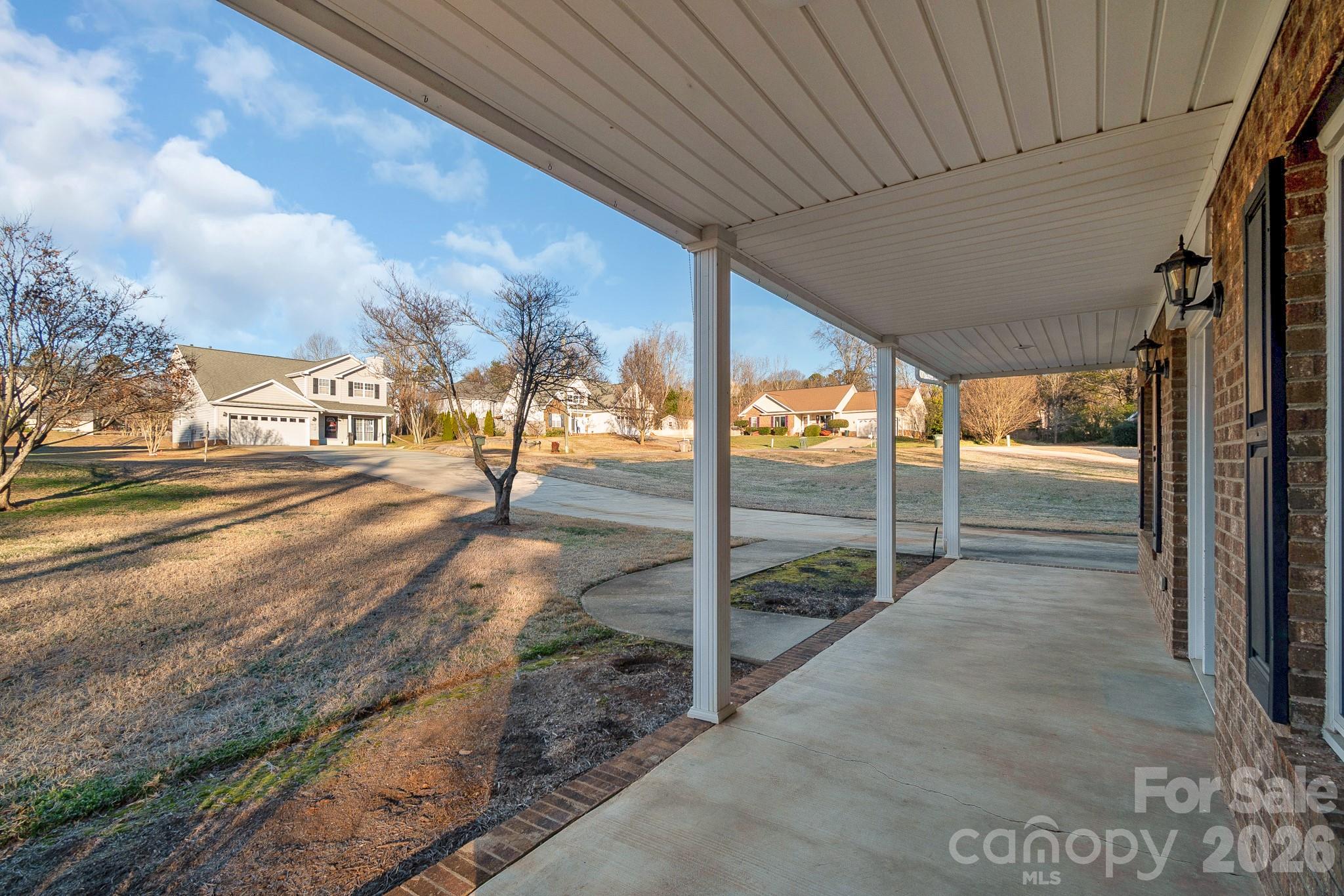 2984 Daffodil Court Property Photo 4