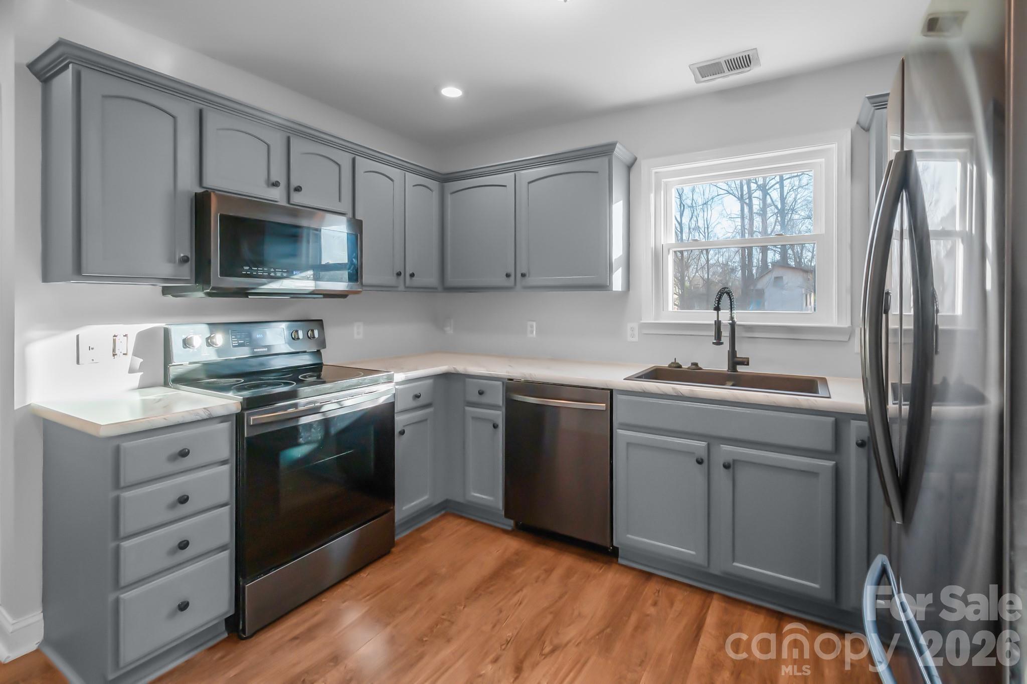 2984 Daffodil Court Property Photo 12