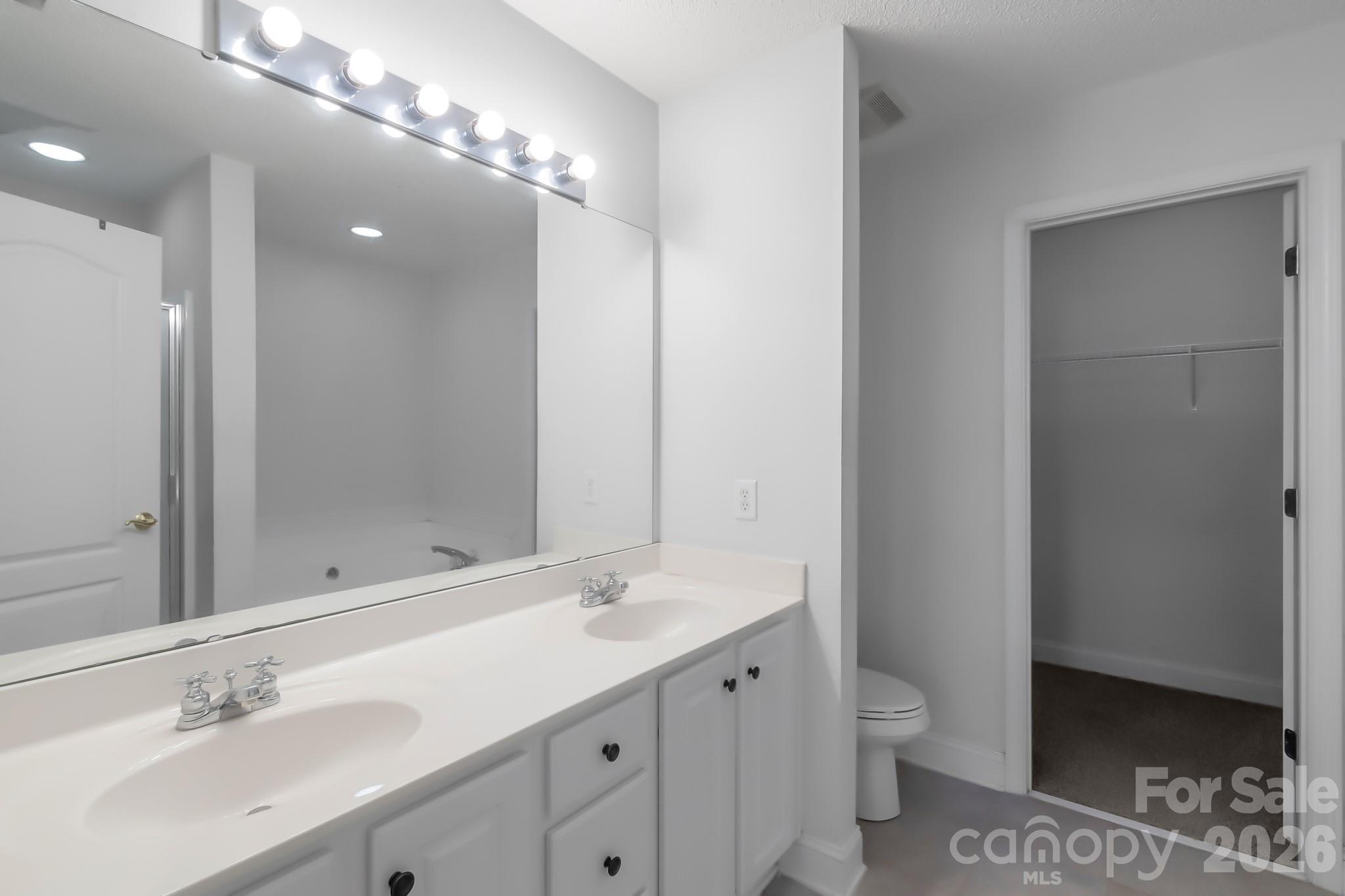 2984 Daffodil Court Property Photo 24