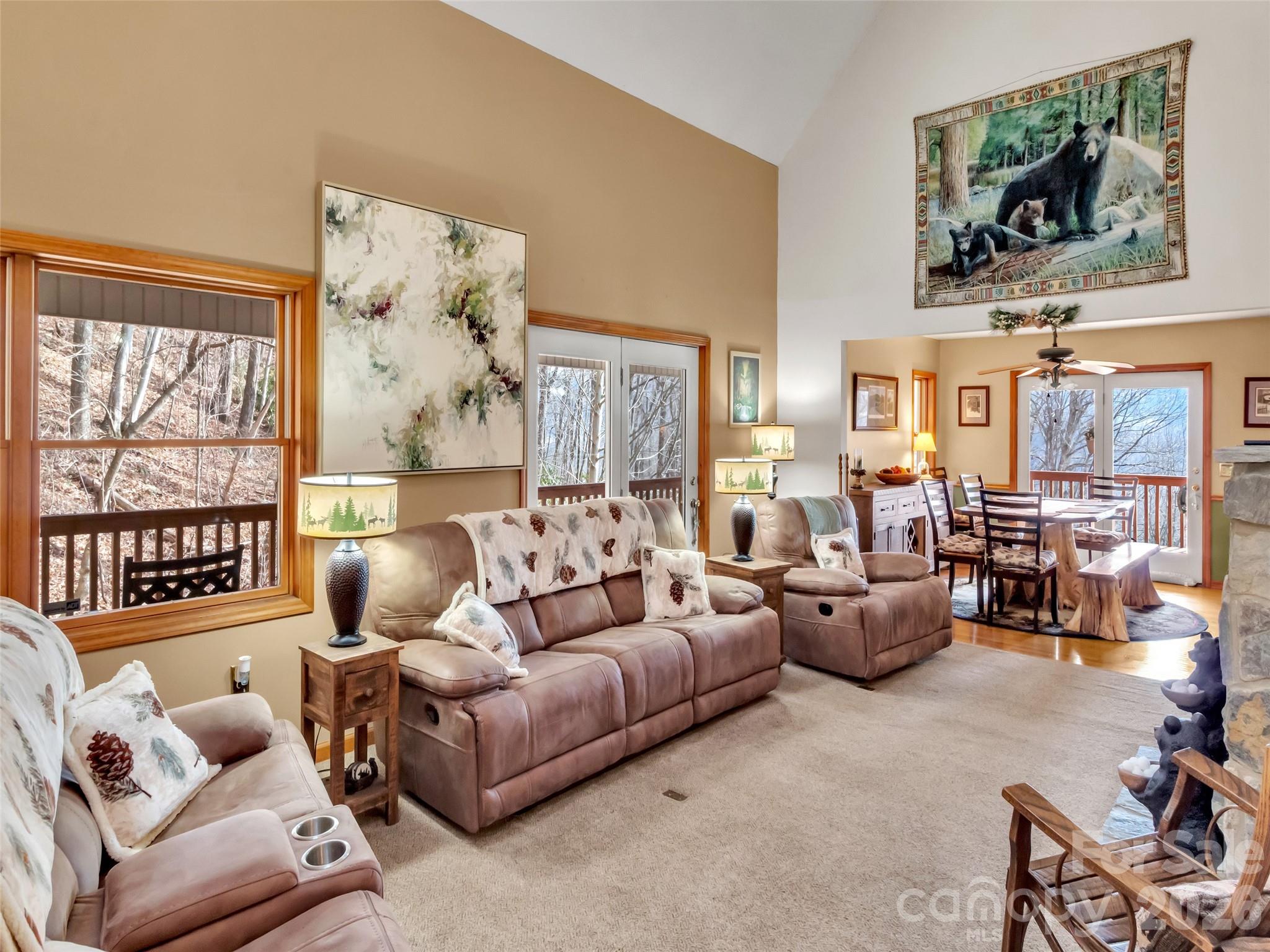 371 Falcon Ridge Drive Property Photo 6
