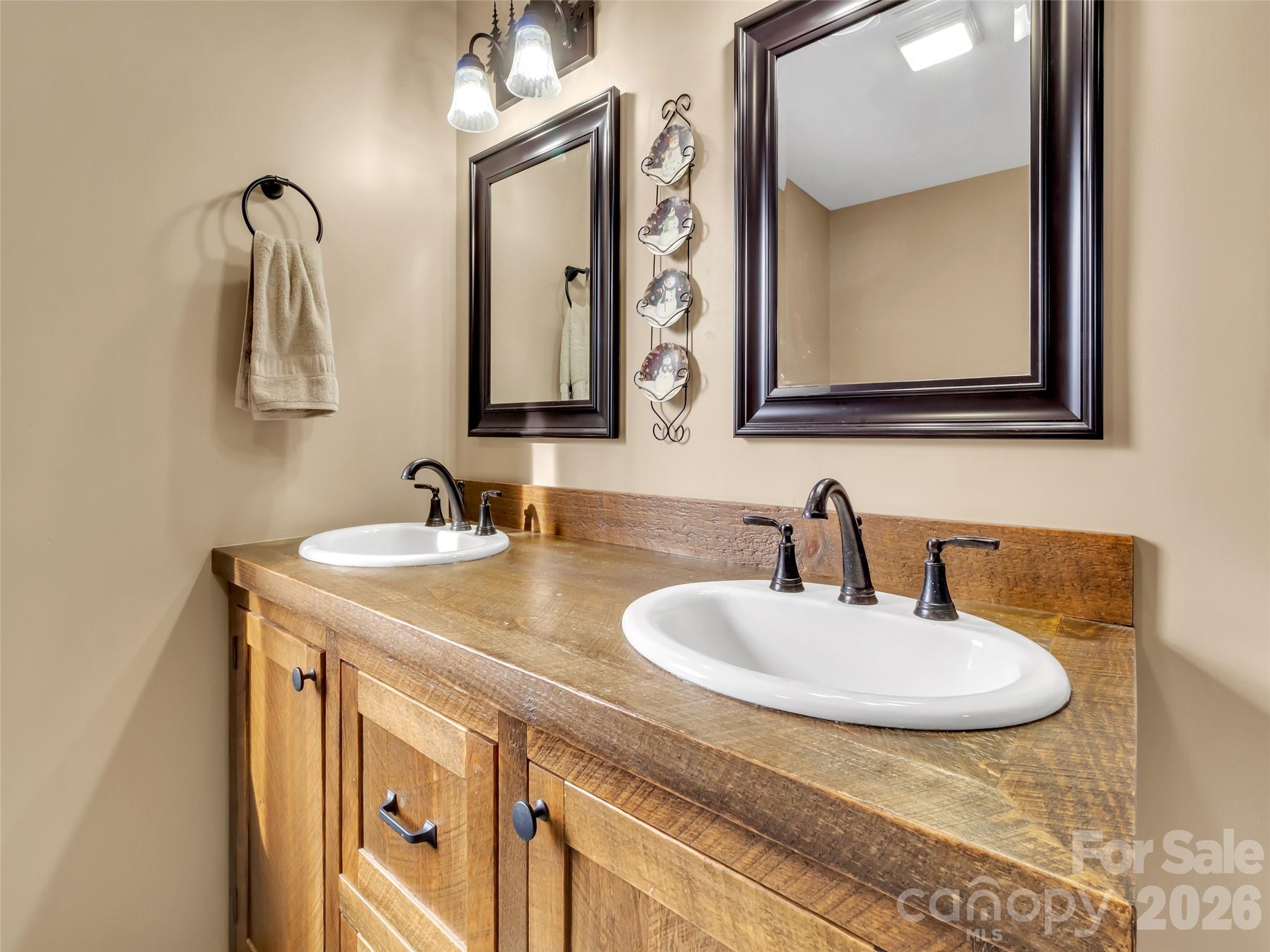 371 Falcon Ridge Drive Property Photo 23