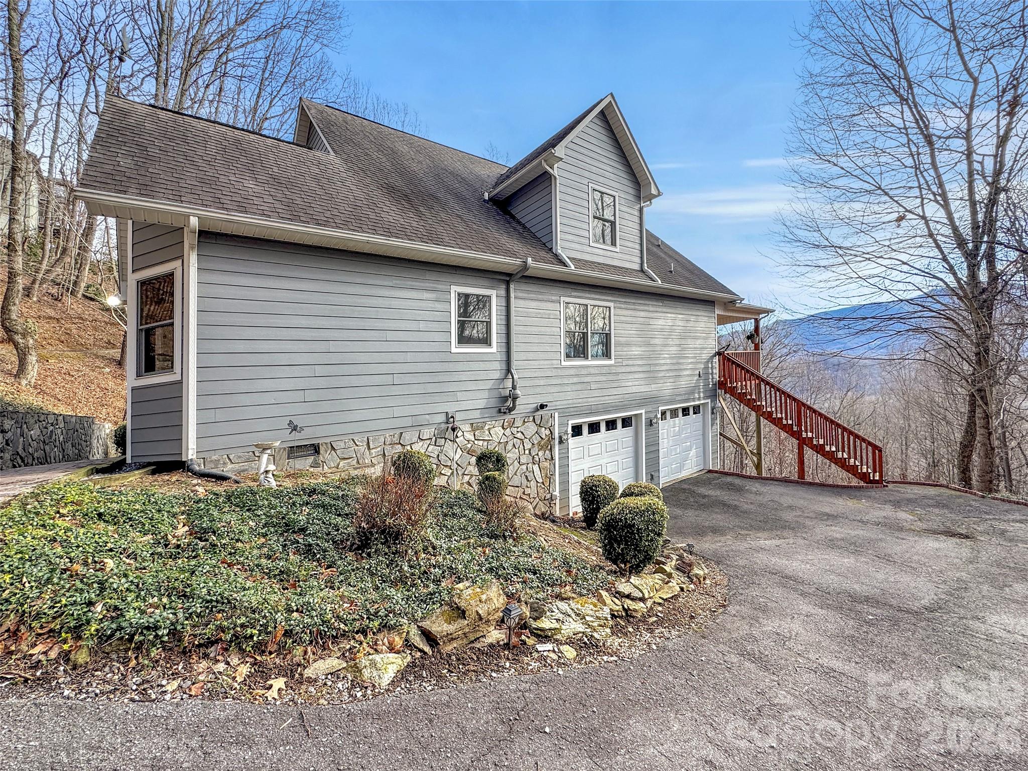 371 Falcon Ridge Drive Property Photo 41