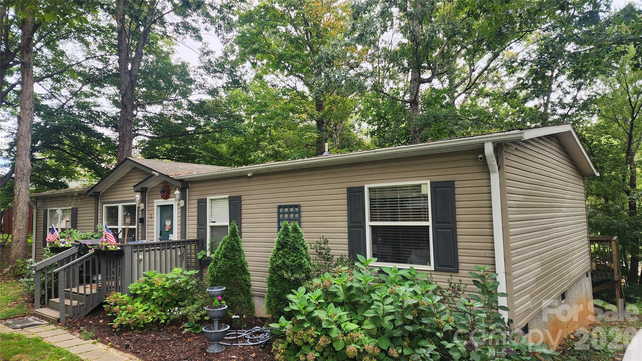 67 Indian Trail Road Property Photo 3