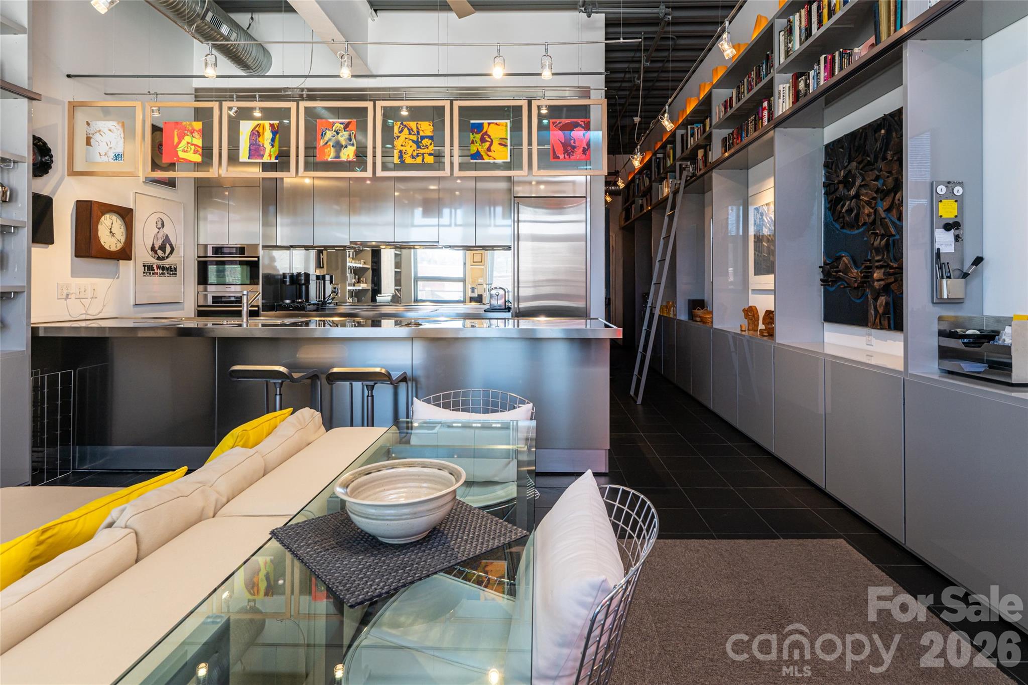 12 S Lexington Avenue 402 Property Photo 4