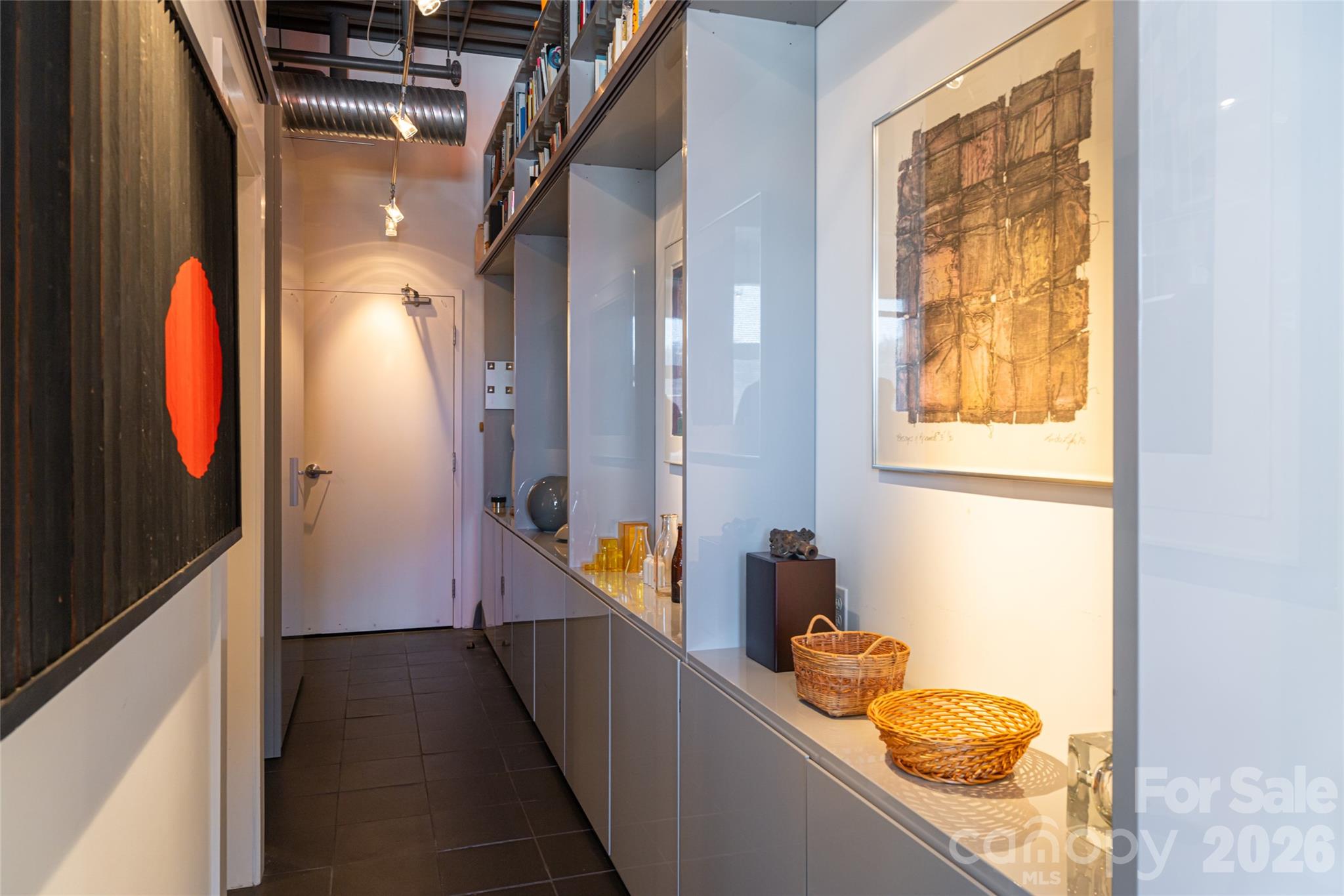 12 S Lexington Avenue 402 Property Photo 6