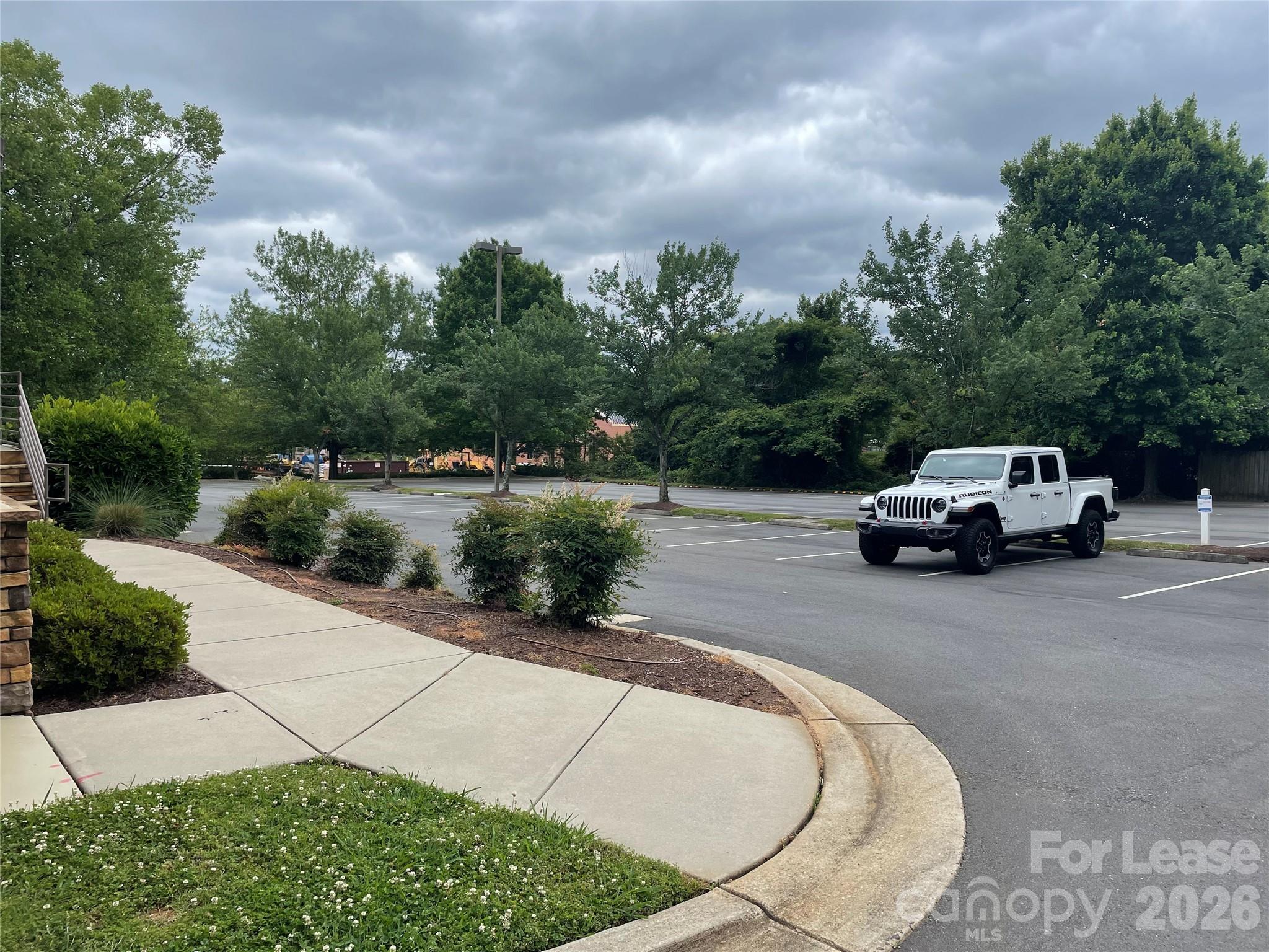 19600 W Catawba Avenue Property Photo 3