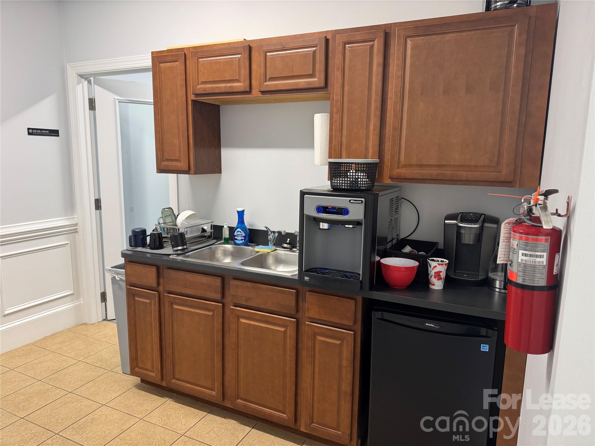 19600 W Catawba Avenue Property Photo 6