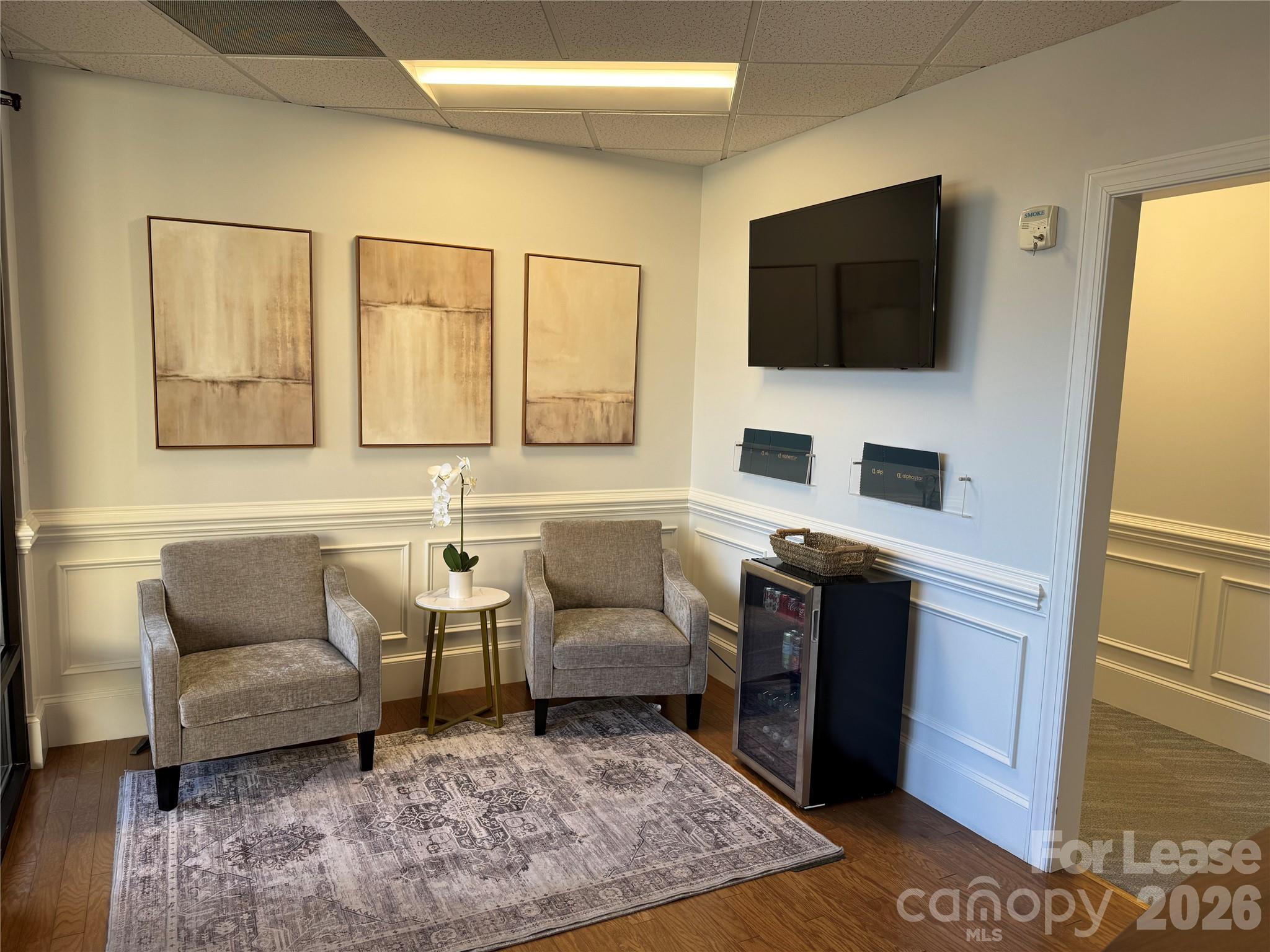 19600 W Catawba Avenue Property Photo 9