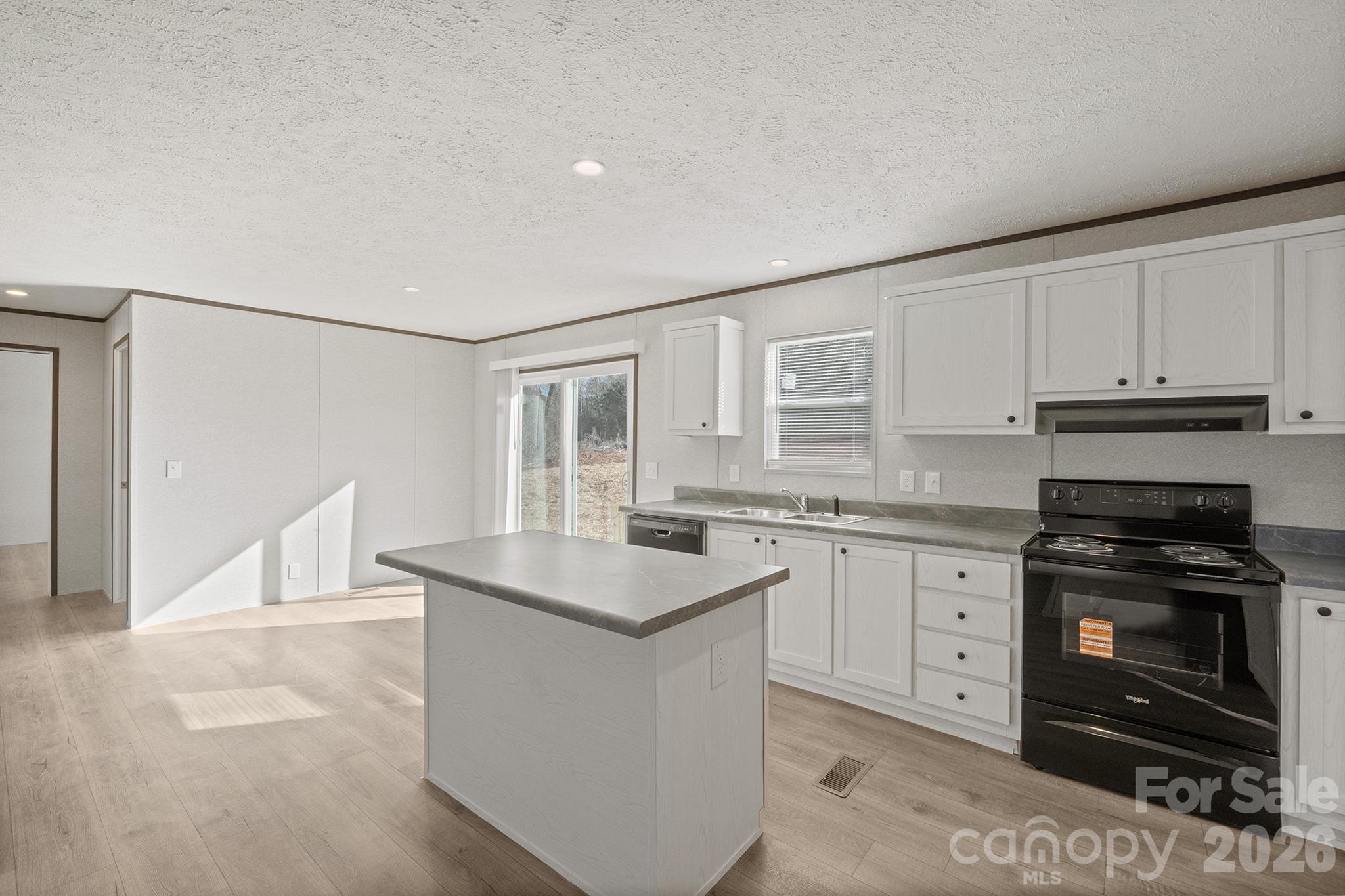 3613 Jamestown Road Property Photo 13