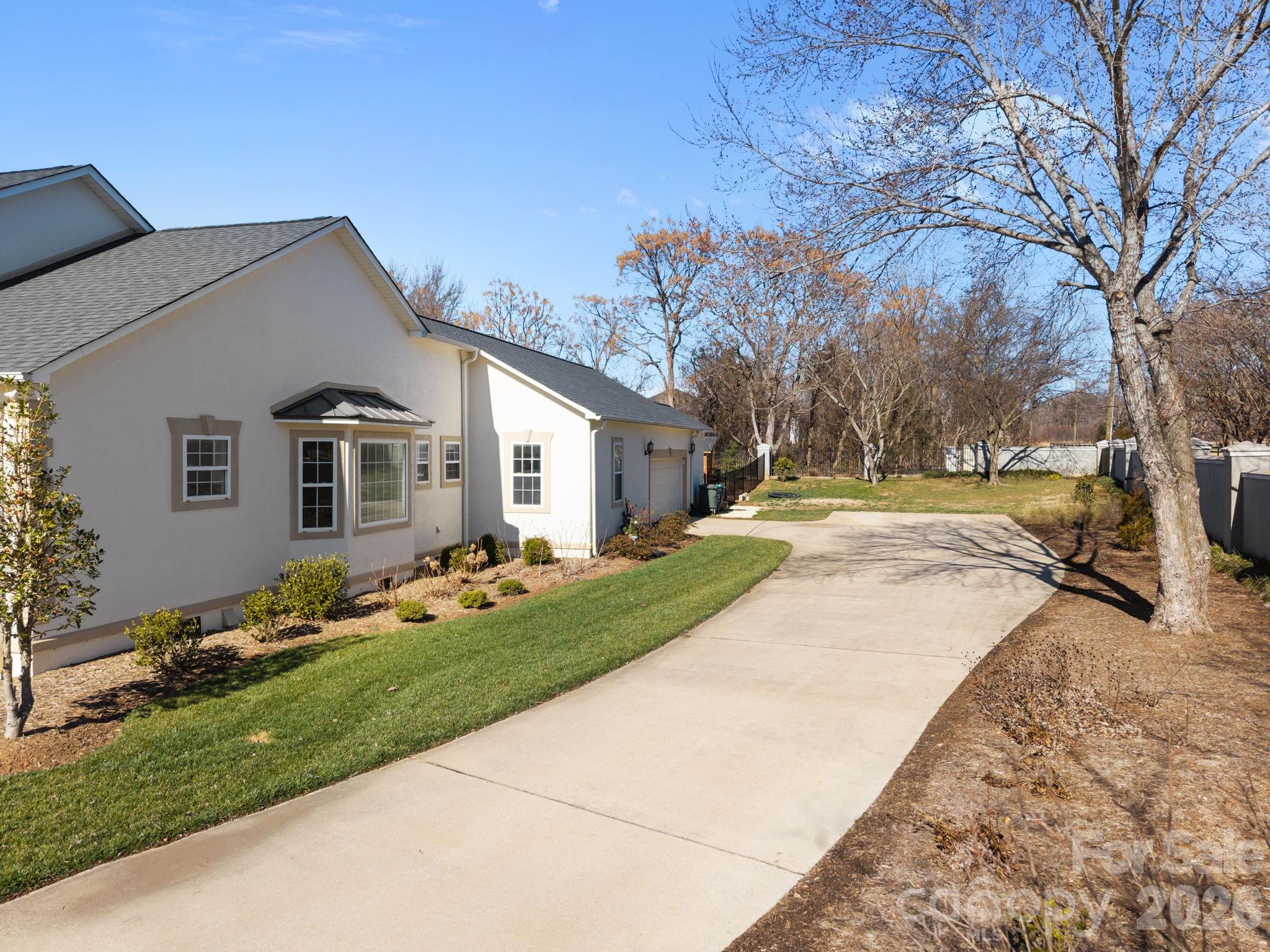 102 Polo Drive Property Photo 6