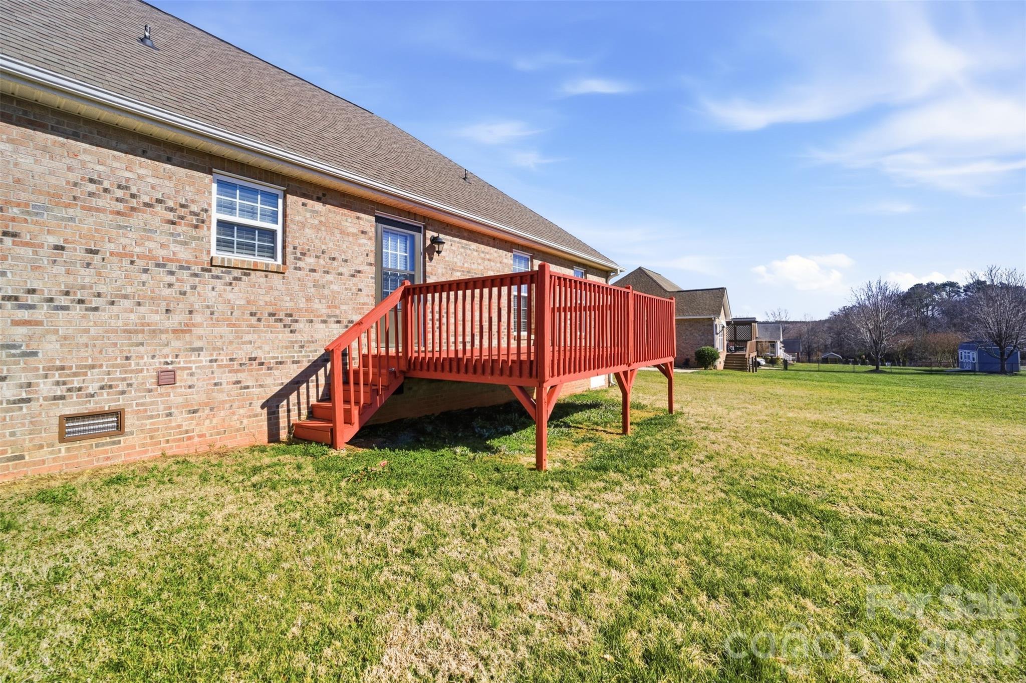 884 Clear Creek Circle Property Photo 12