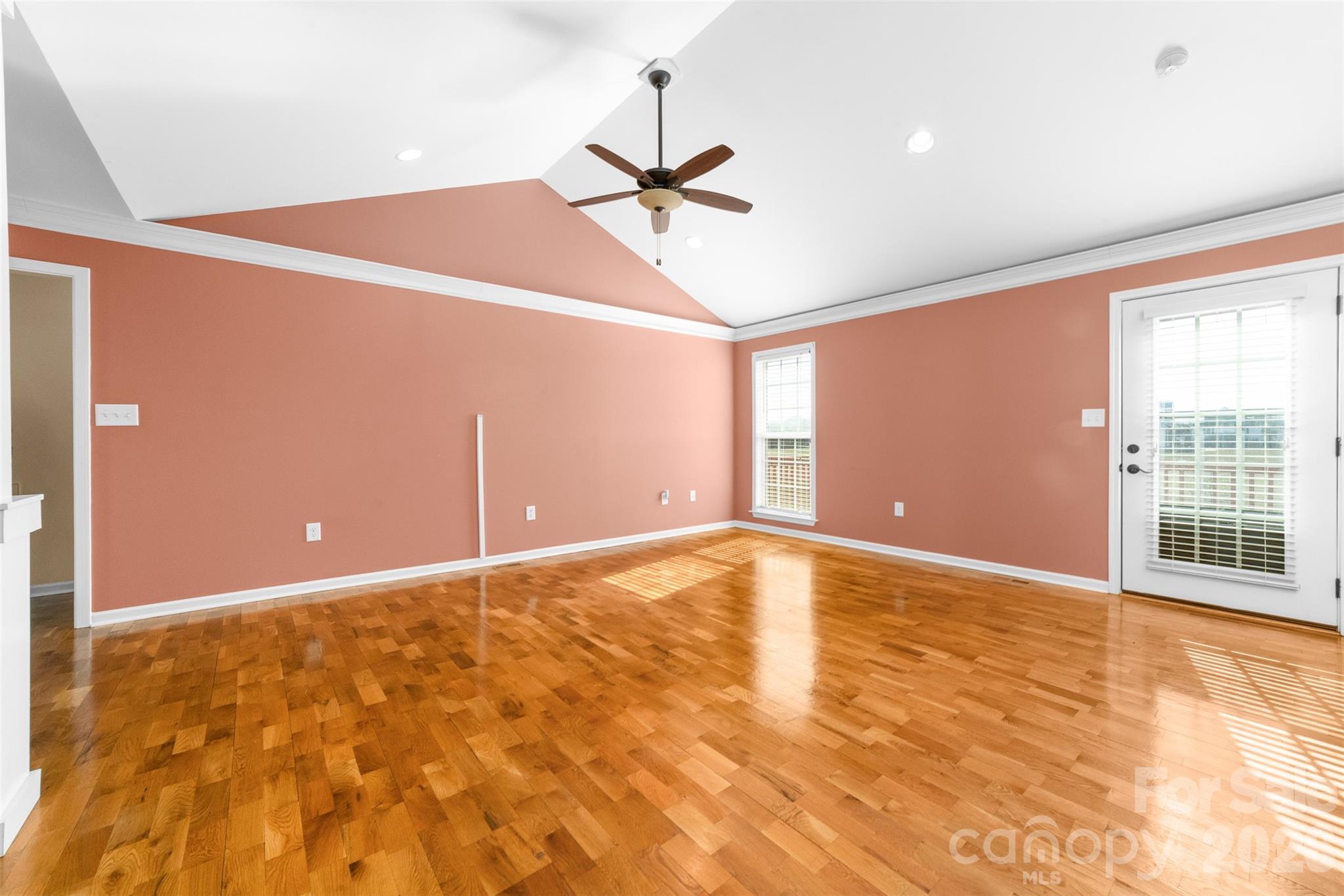 884 Clear Creek Circle Property Photo 21