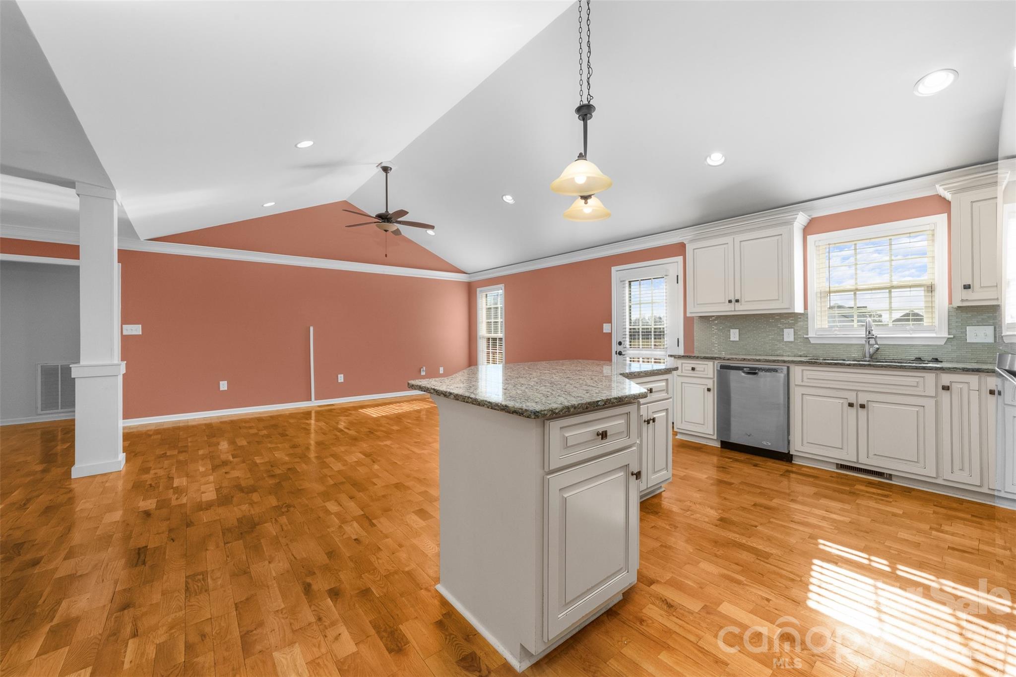 884 Clear Creek Circle Property Photo 29