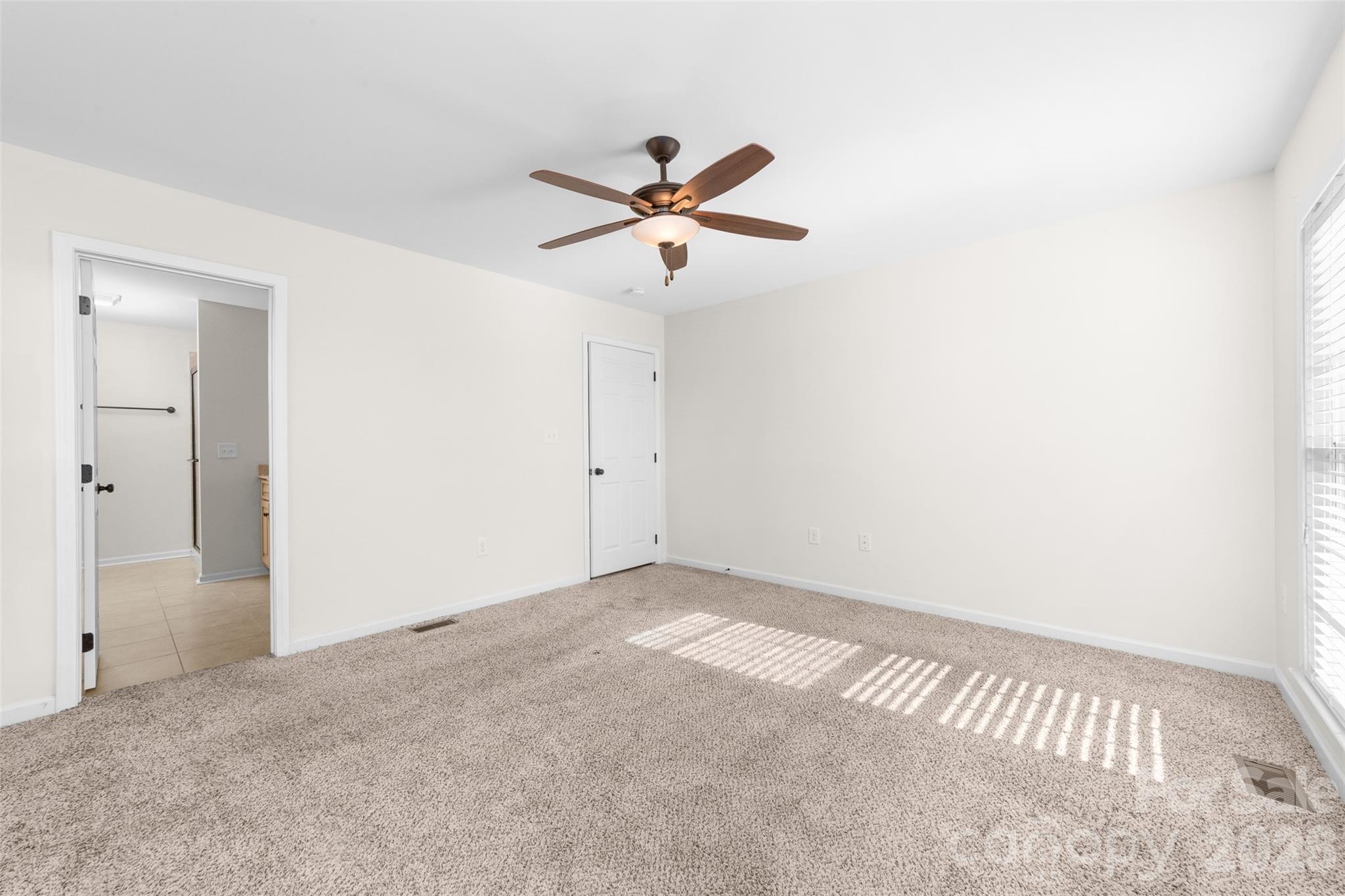 884 Clear Creek Circle Property Photo 34