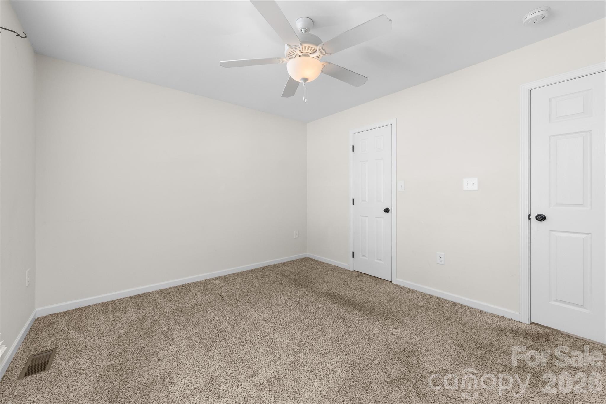 884 Clear Creek Circle Property Photo 36