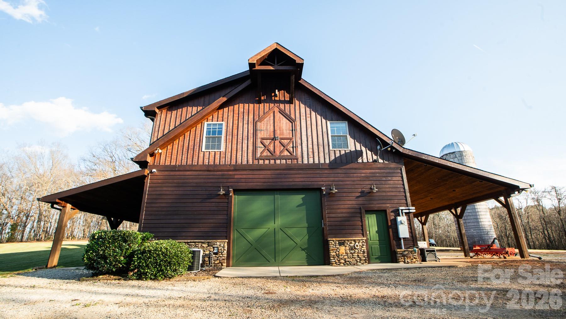 530 Upright Road Property Photo 2