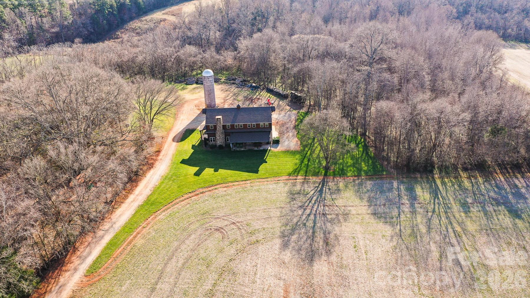 530 Upright Road Property Photo 4