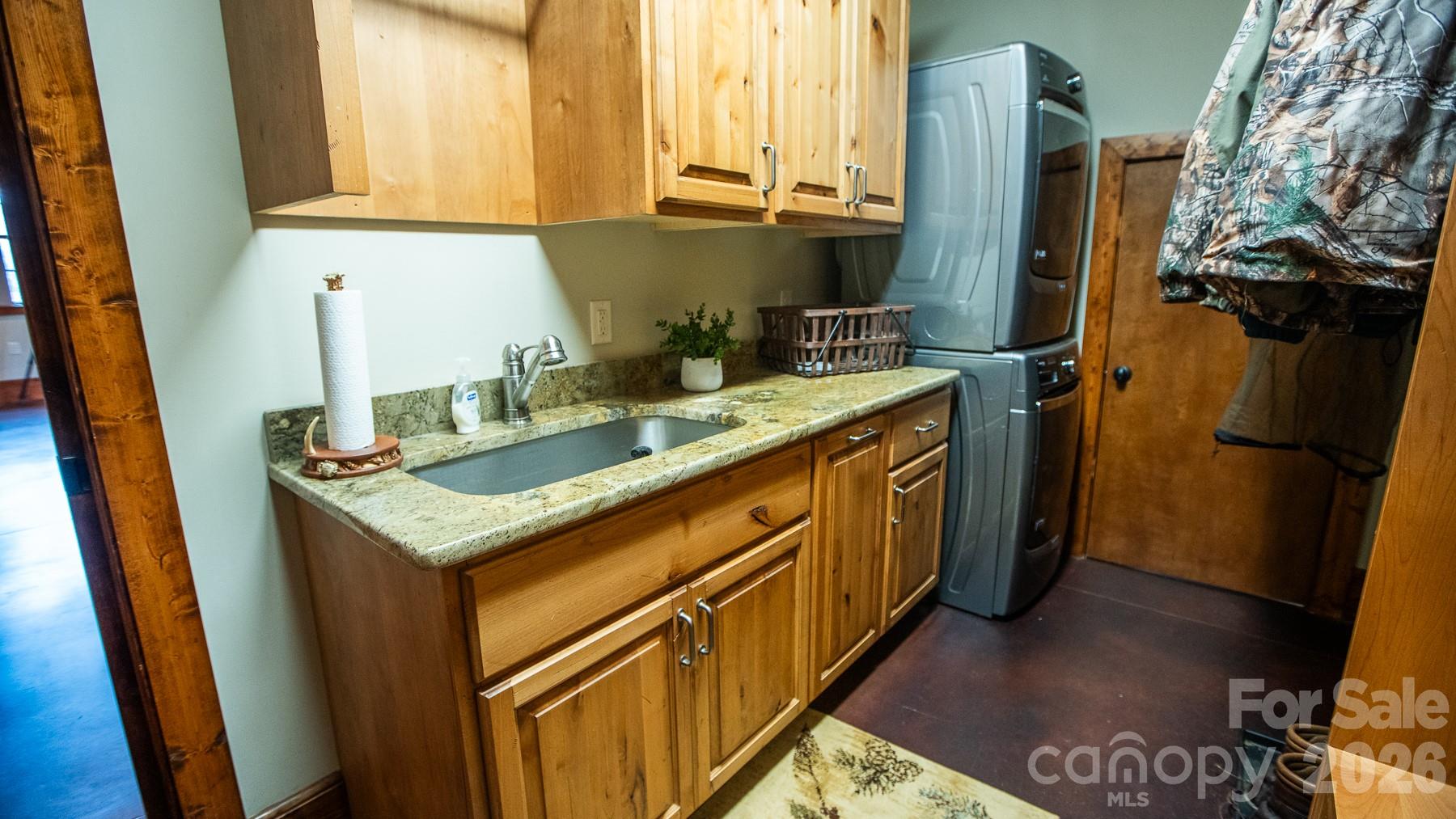 530 Upright Road Property Photo 11