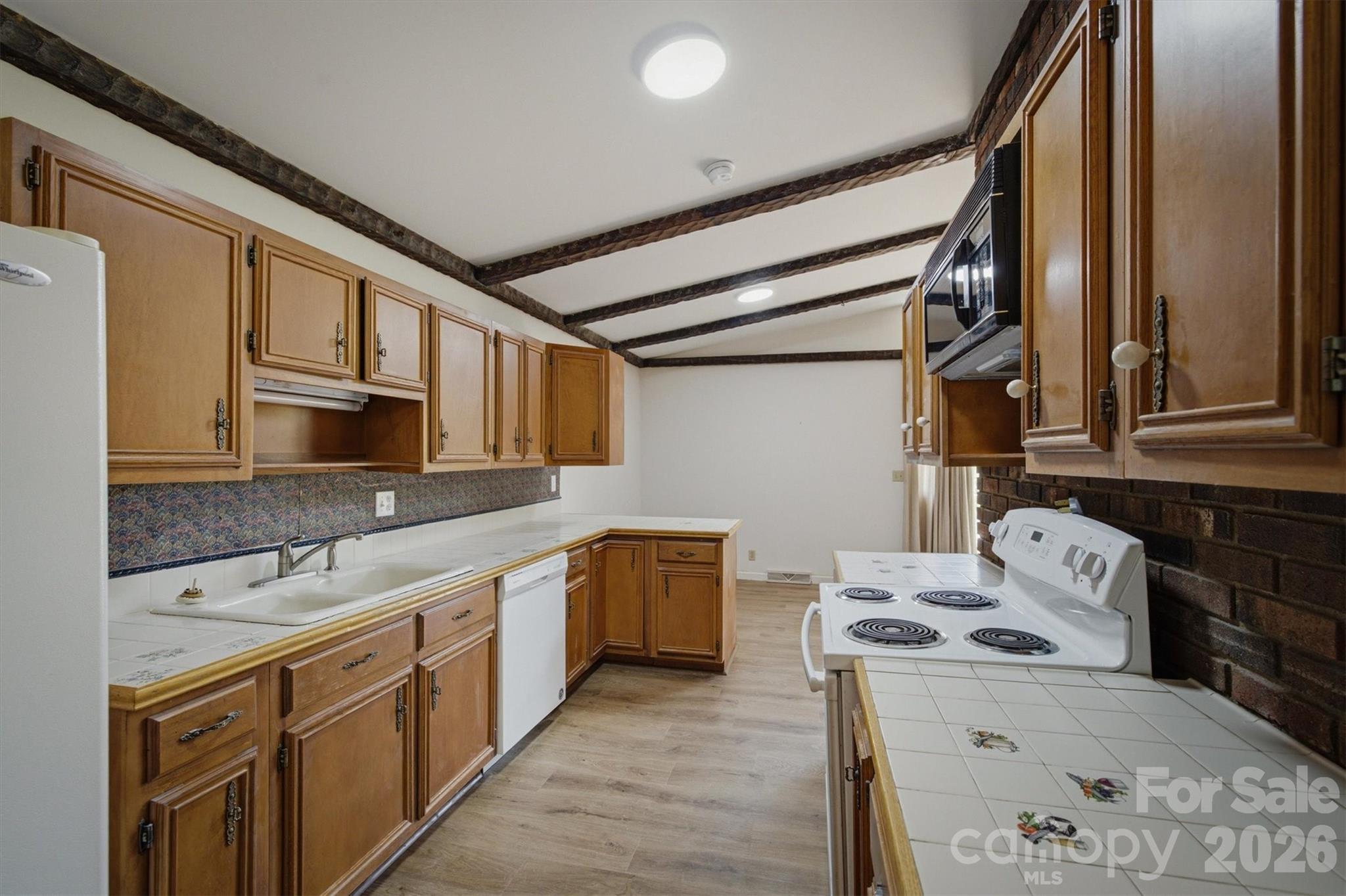 2671 Shady Grove Road Property Photo 5