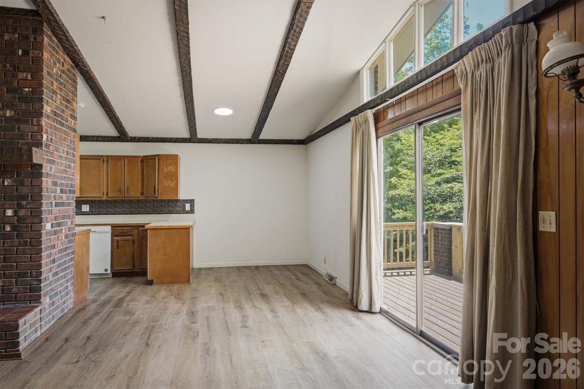 2671 Shady Grove Road Property Photo 7