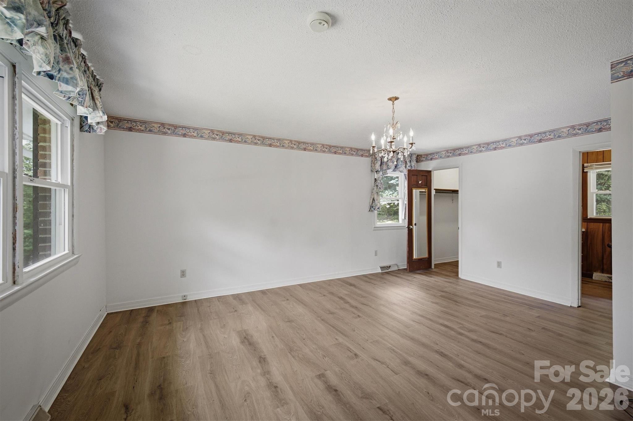 2671 Shady Grove Road Property Photo 8