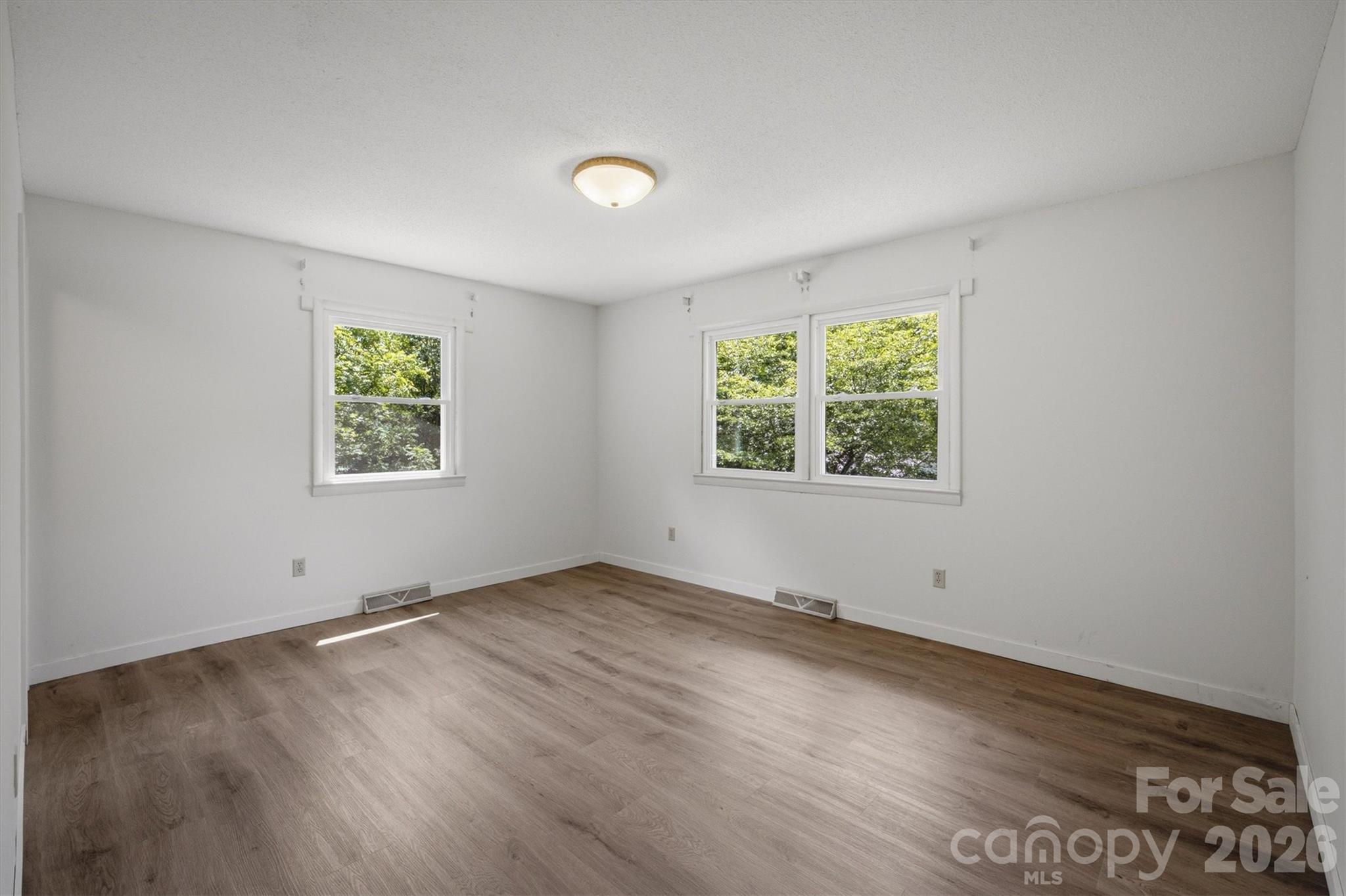 2671 Shady Grove Road Property Photo 12
