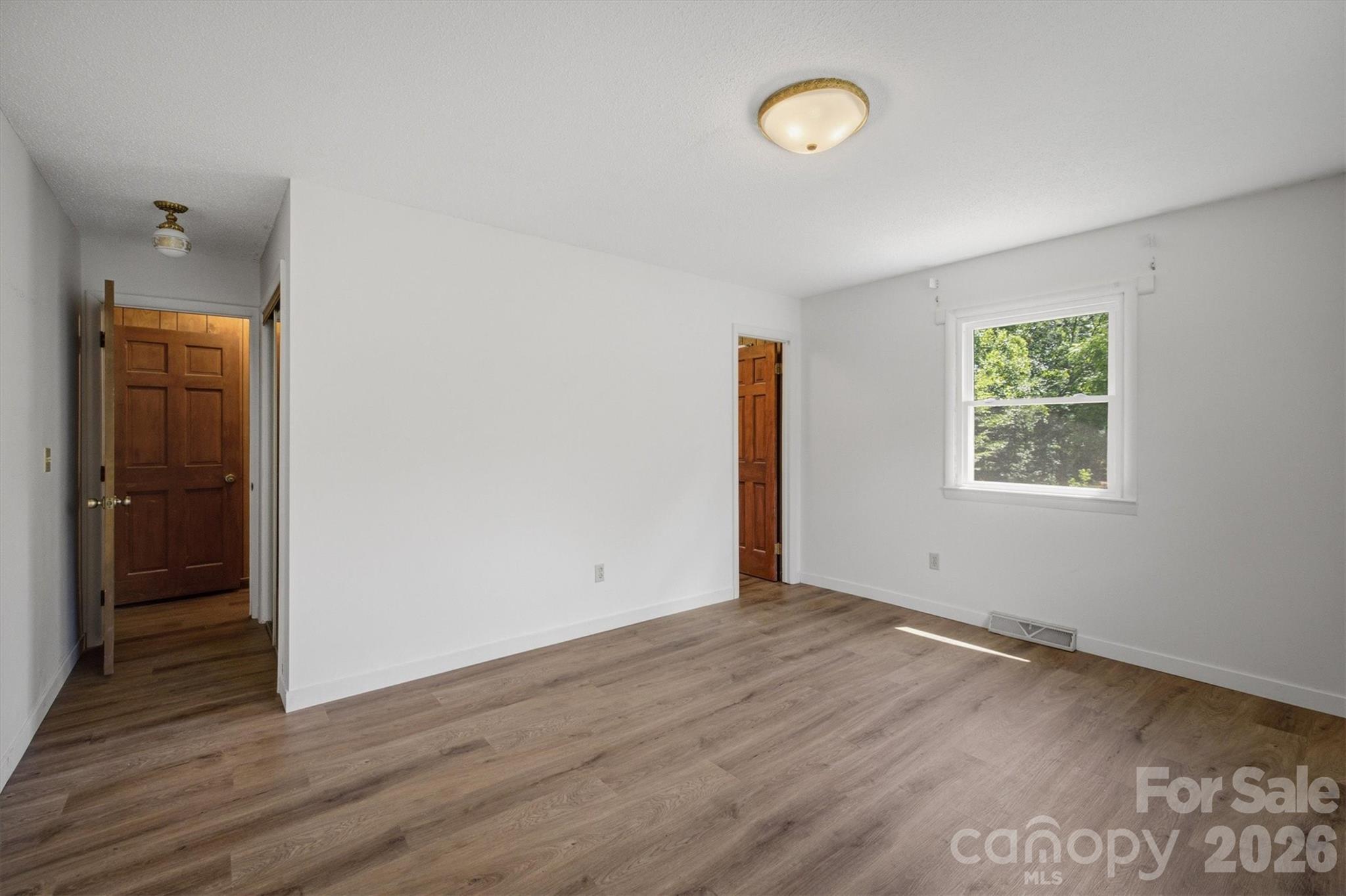 2671 Shady Grove Road Property Photo 13