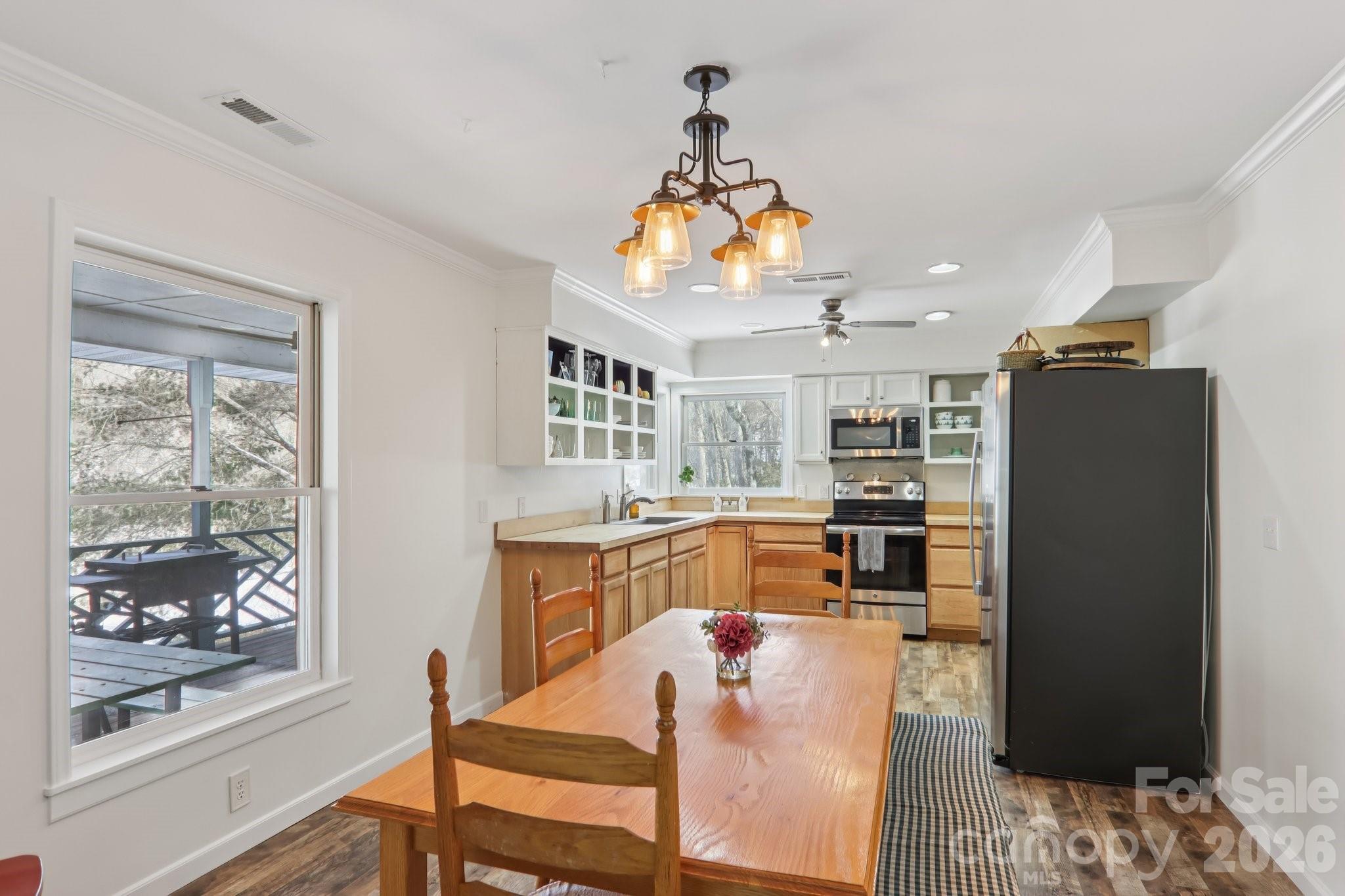 210 Spring Valley Drive 624 & 625 Property Photo 11