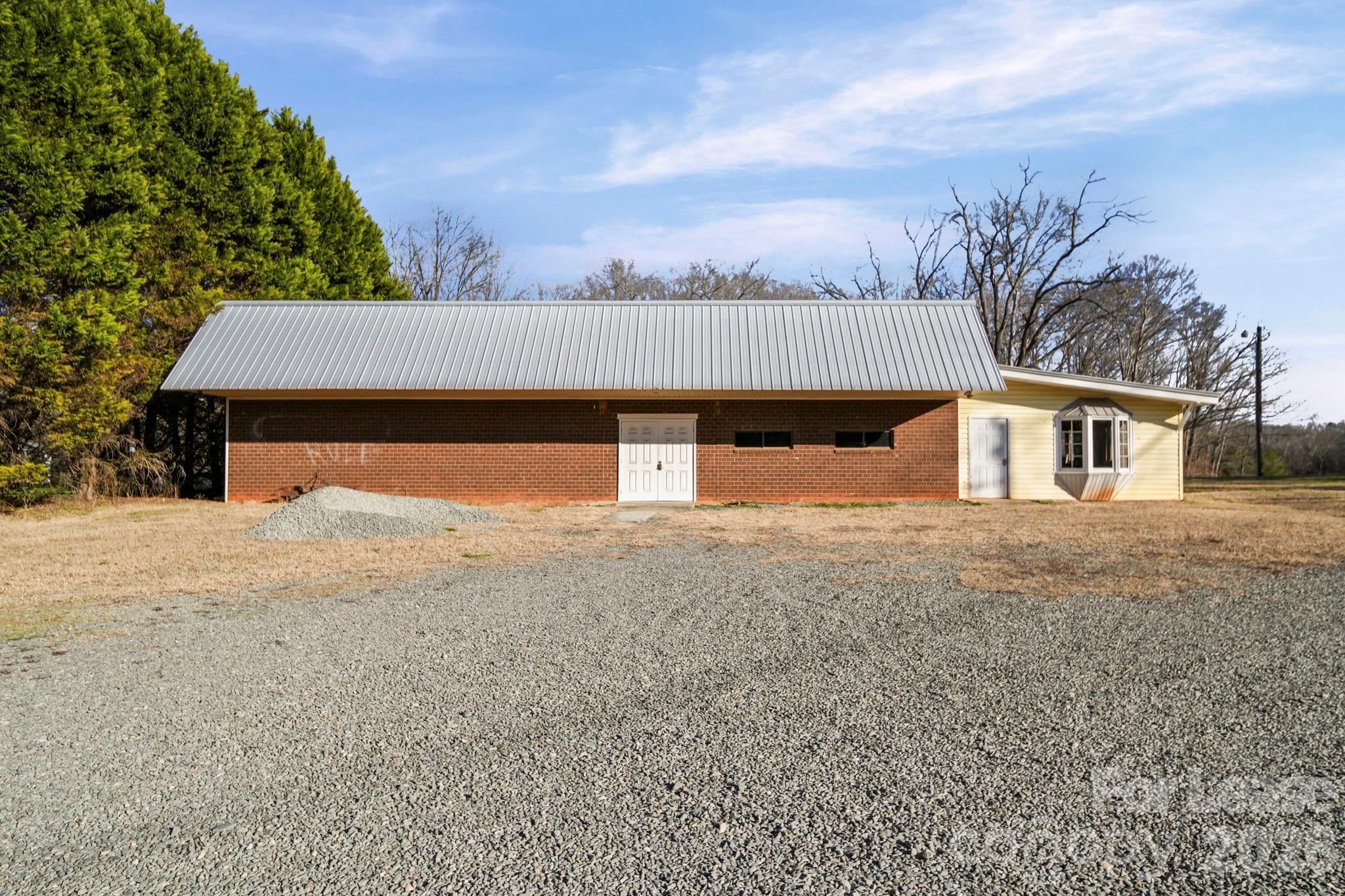 2065 Lower Palmer Road Property Photo 2