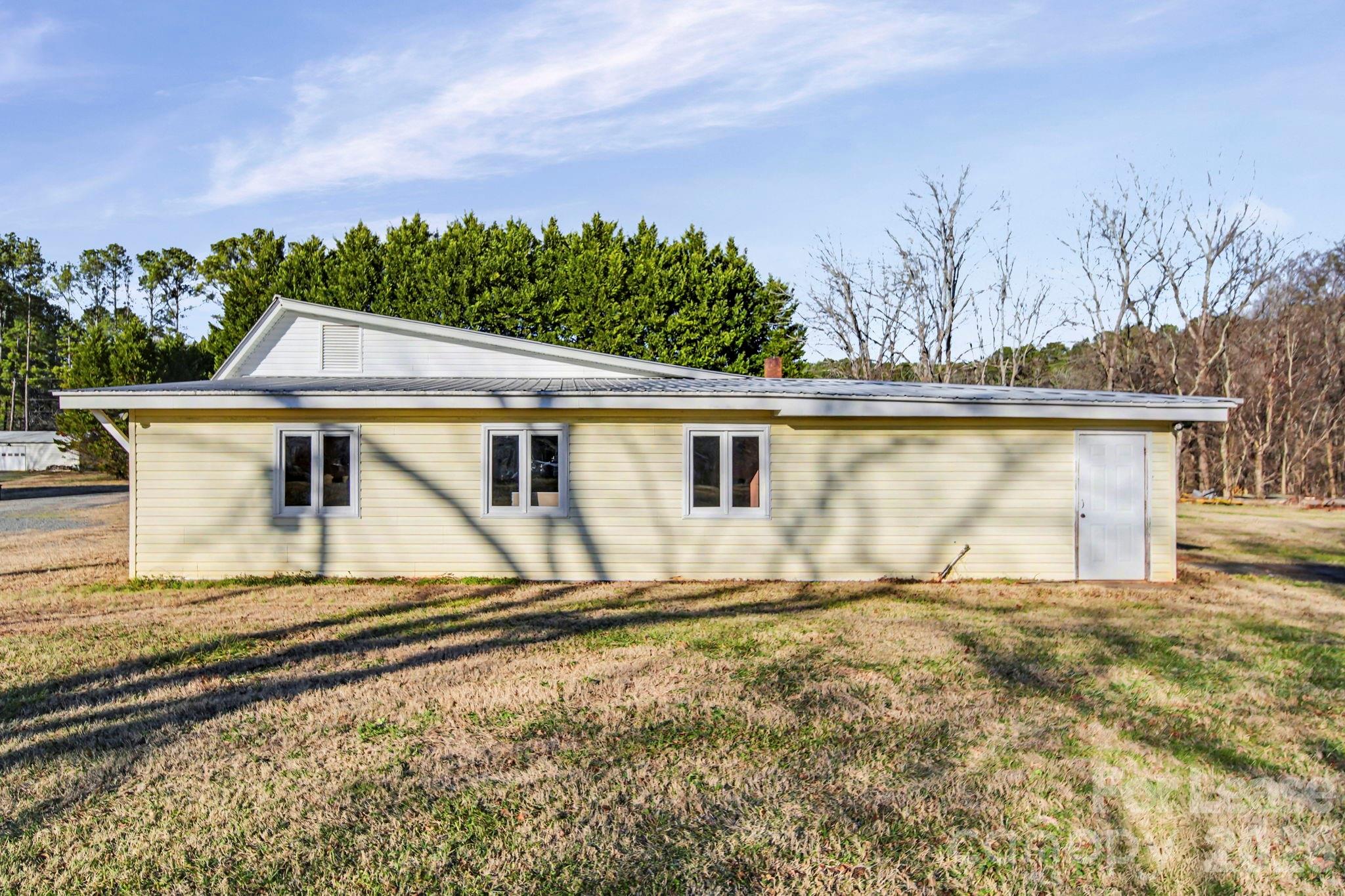 2065 Lower Palmer Road Property Photo 4