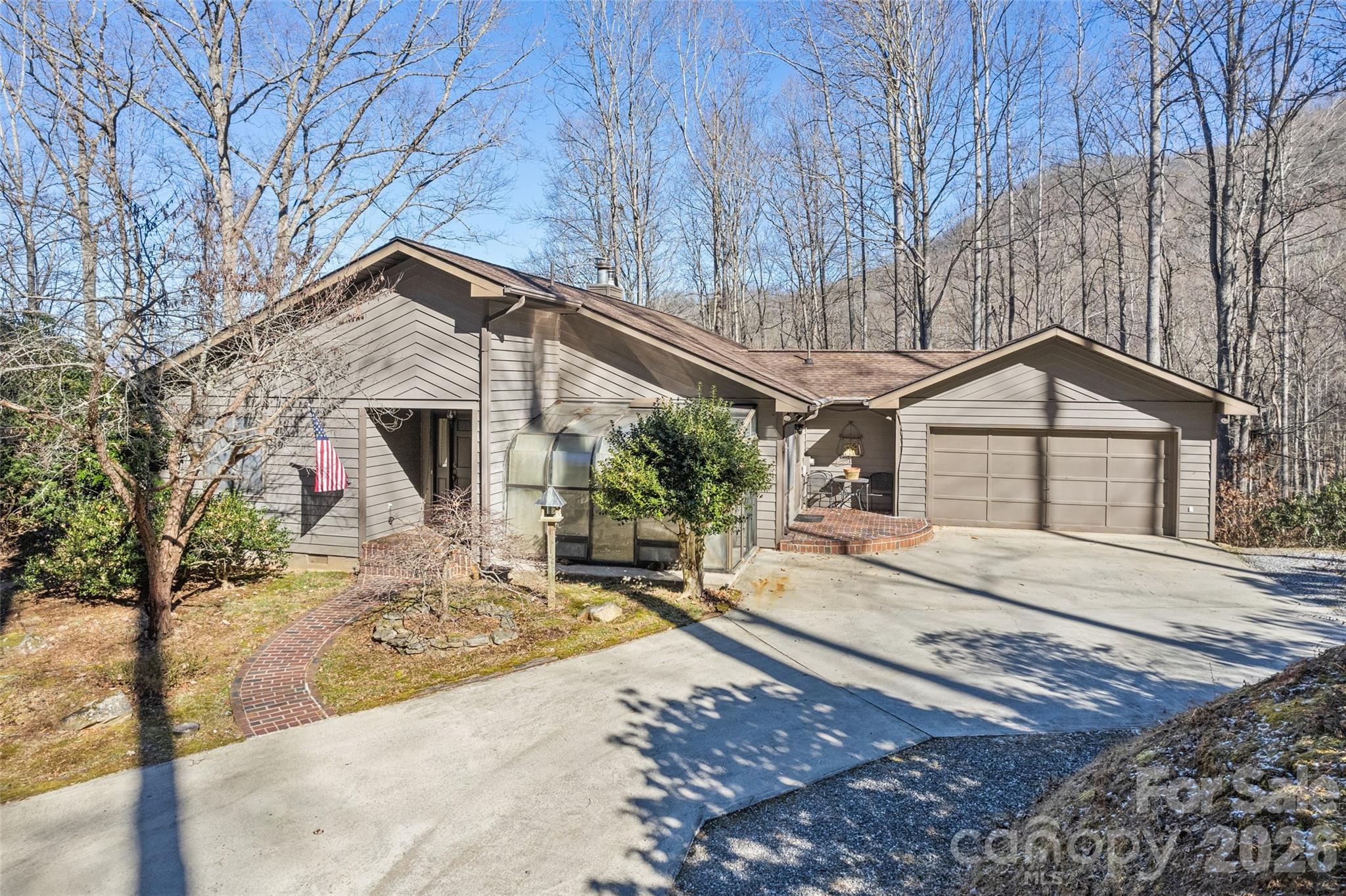 831 Forest Run Road Property Photo 2